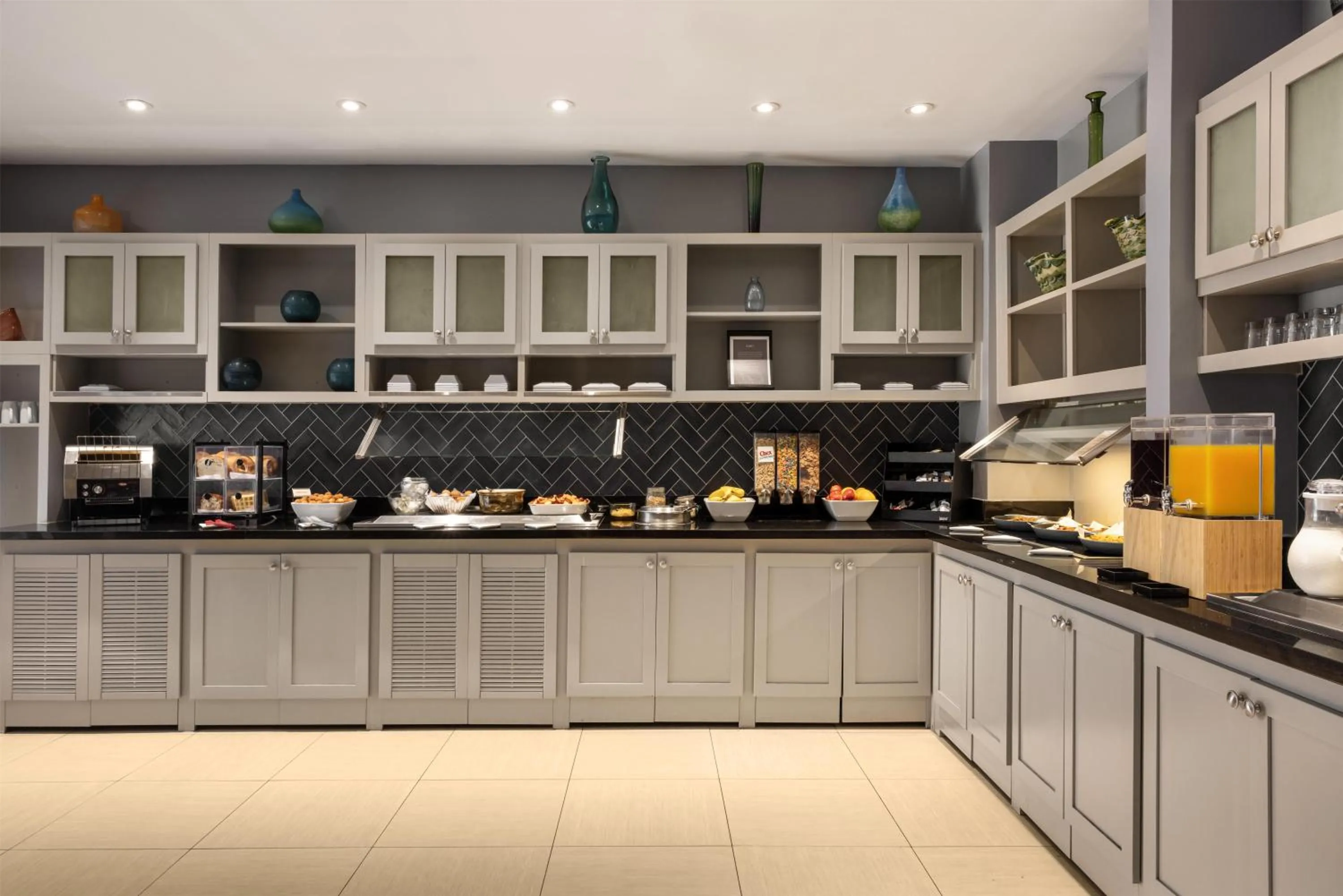 Breakfast in Hyatt Place Atlanta Airport South