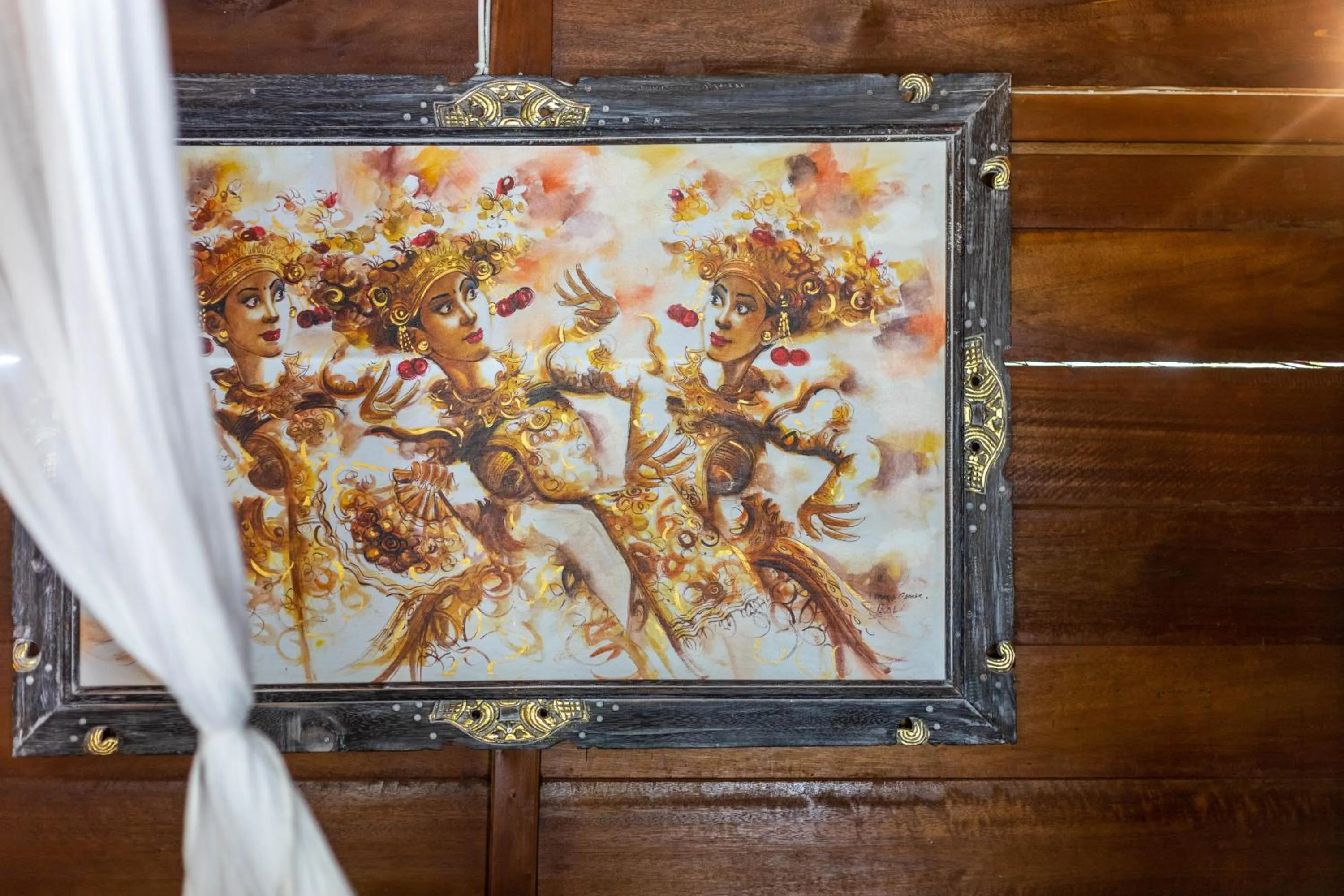 Decorative detail in Sukawati Inn at Crystal Bay