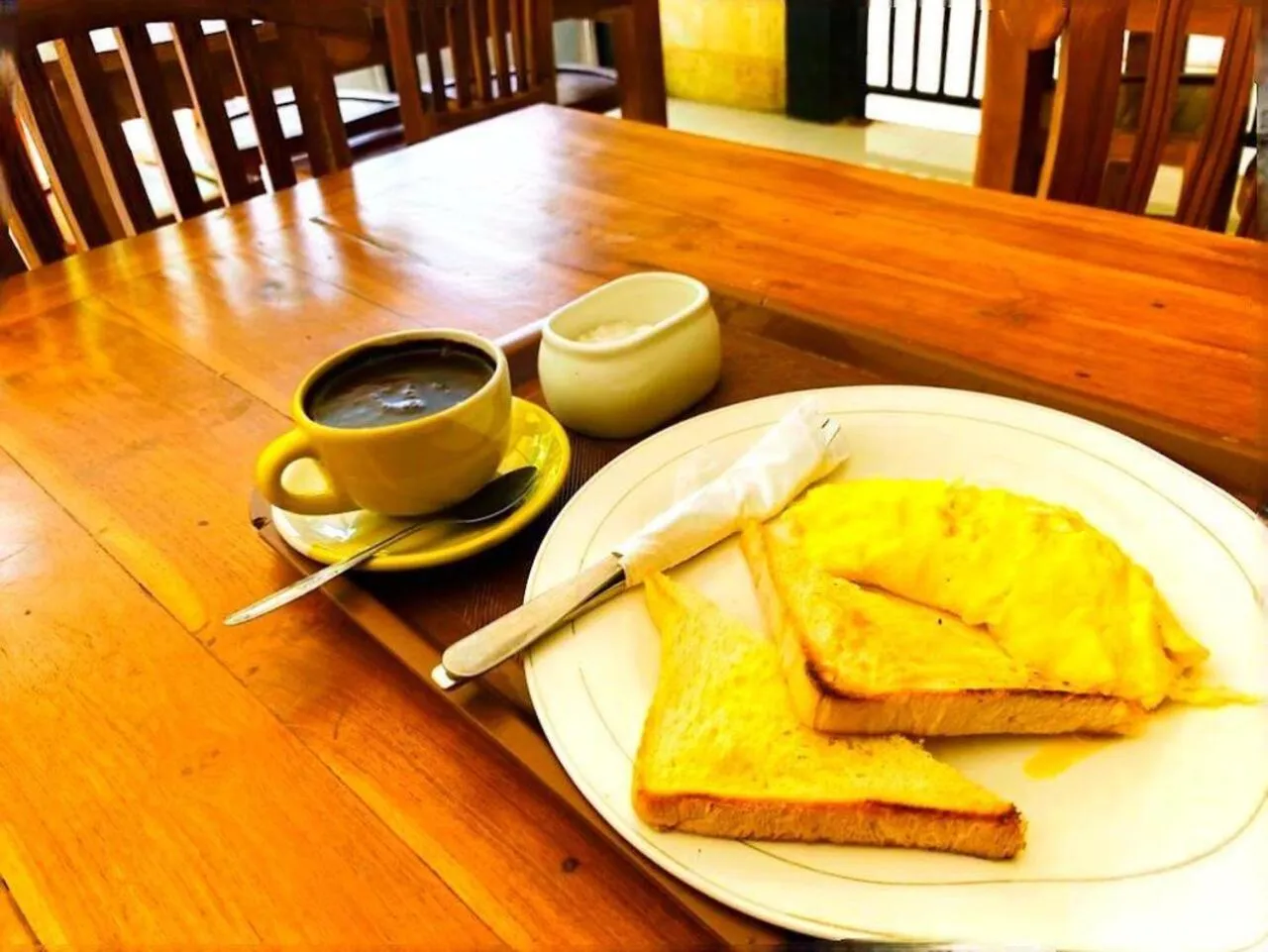 Food and drinks in Sukawati Inn at Crystal Bay