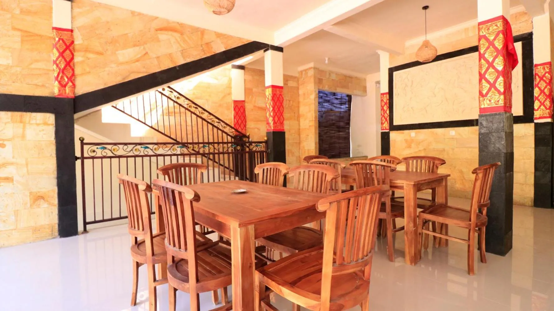 Restaurant/places to eat in Sukawati Inn at Crystal Bay