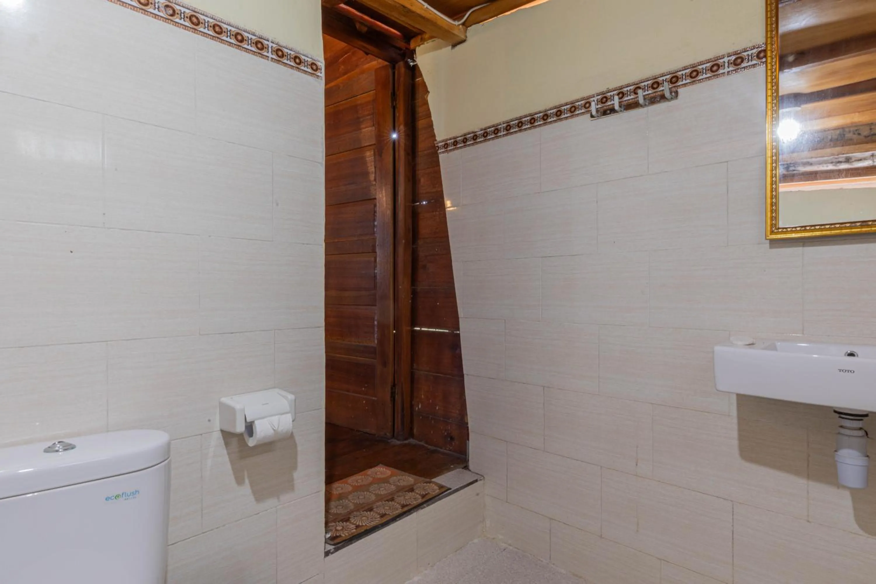 Bathroom in Sukawati Inn at Crystal Bay