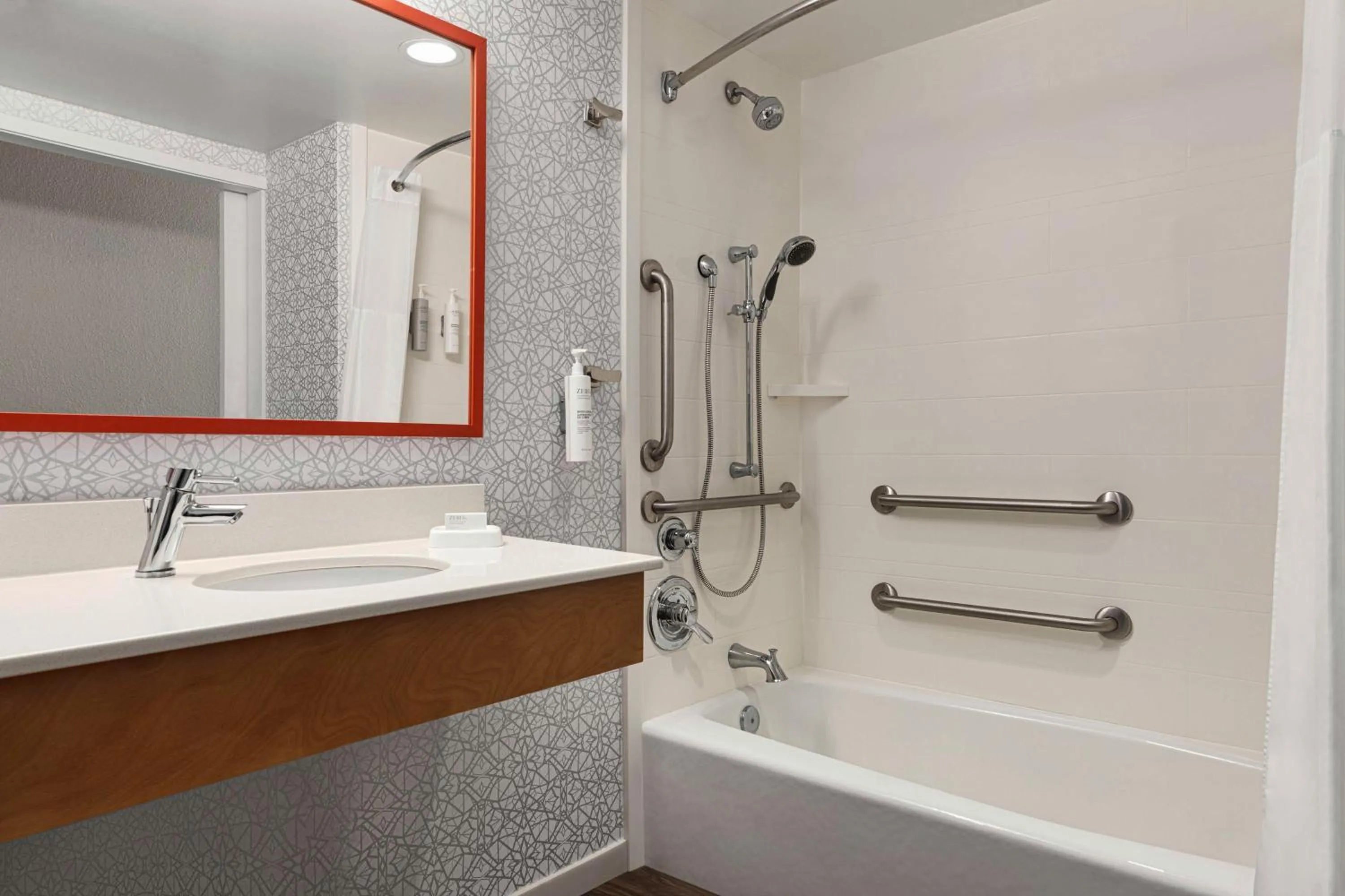 Bathroom in Hampton Inn Charlottesville