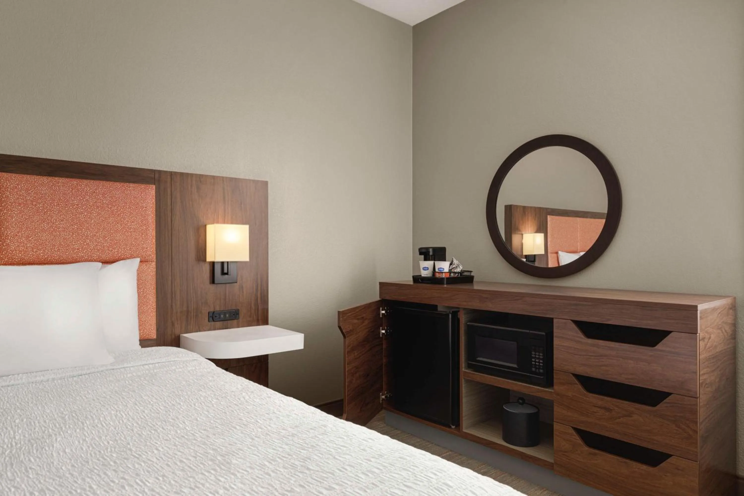 Other, Bed in Hampton Inn Charlottesville