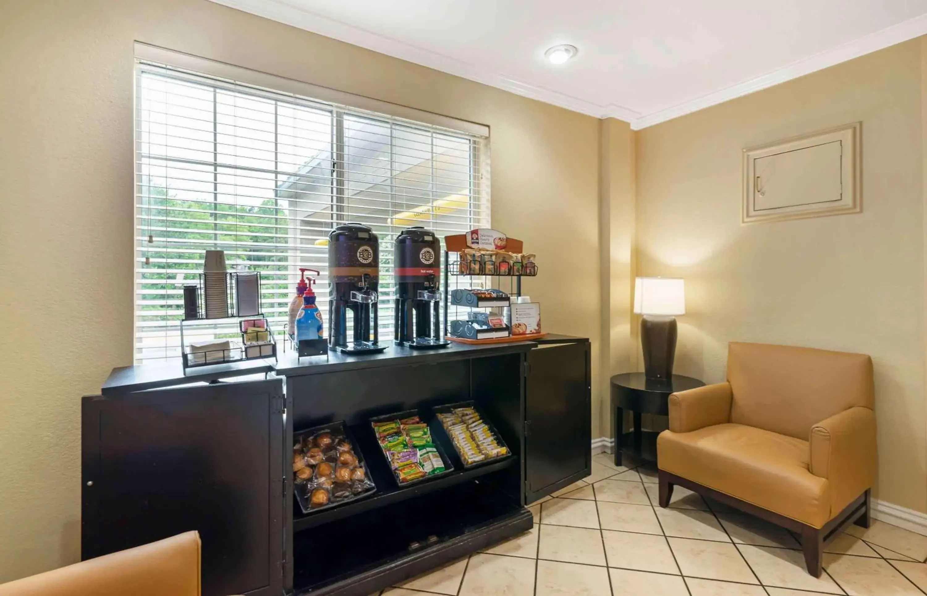 Breakfast in Extended Stay America Suites - North Chesterfield - Arboretum Breakfast in Extended Stay America Suites - North Chesterfield - Arboretum