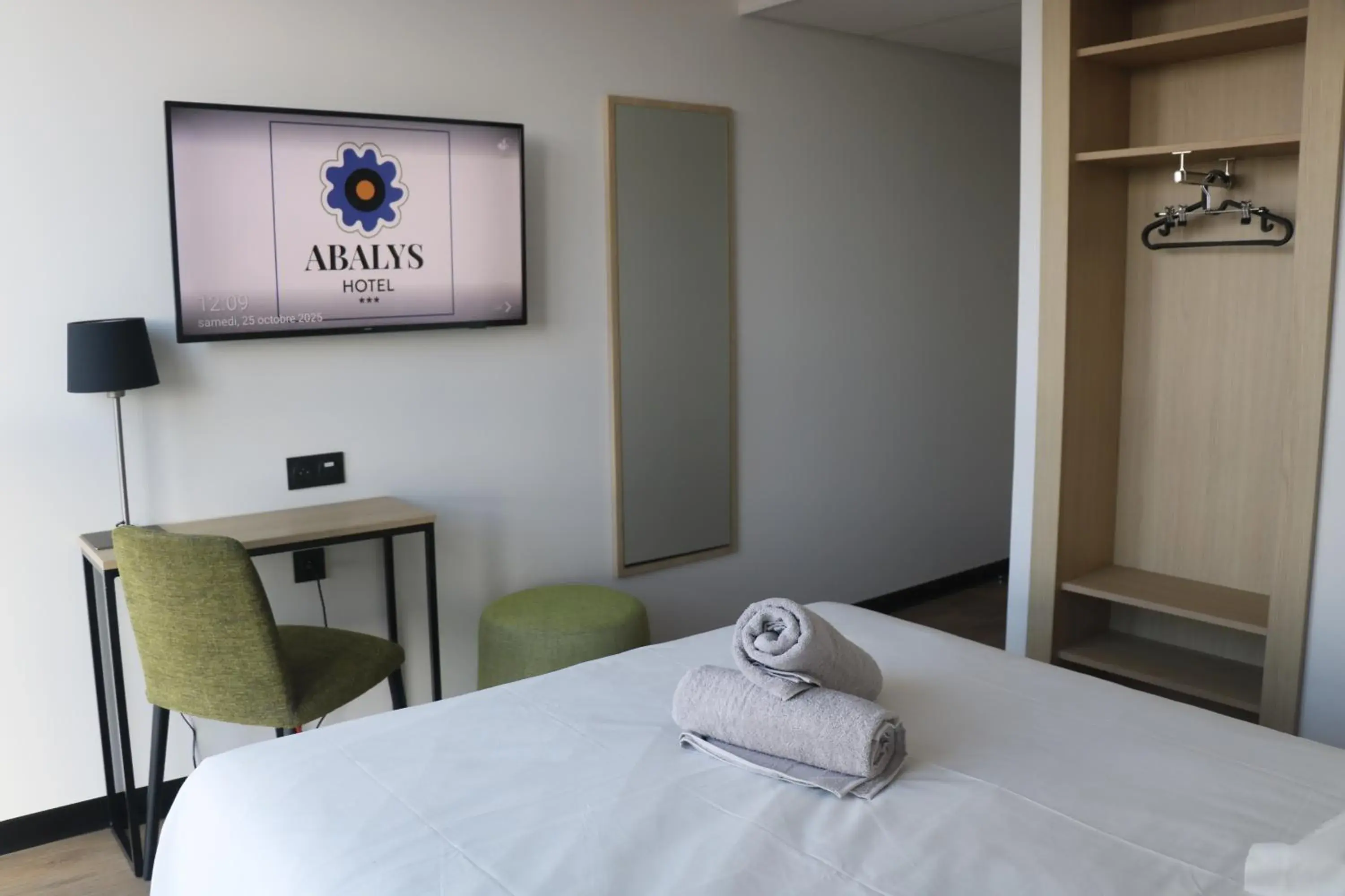 Property building, Bed in Abalys Hotel Property building, Bed in Abalys Hotel