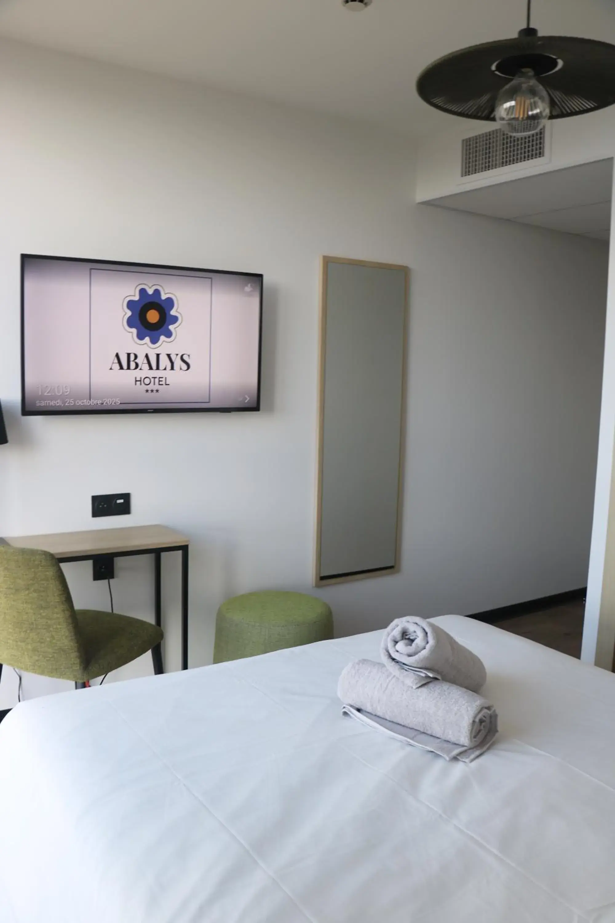 Photo of the whole room, Bed in Abalys Hotel Photo of the whole room, Bed in Abalys Hotel