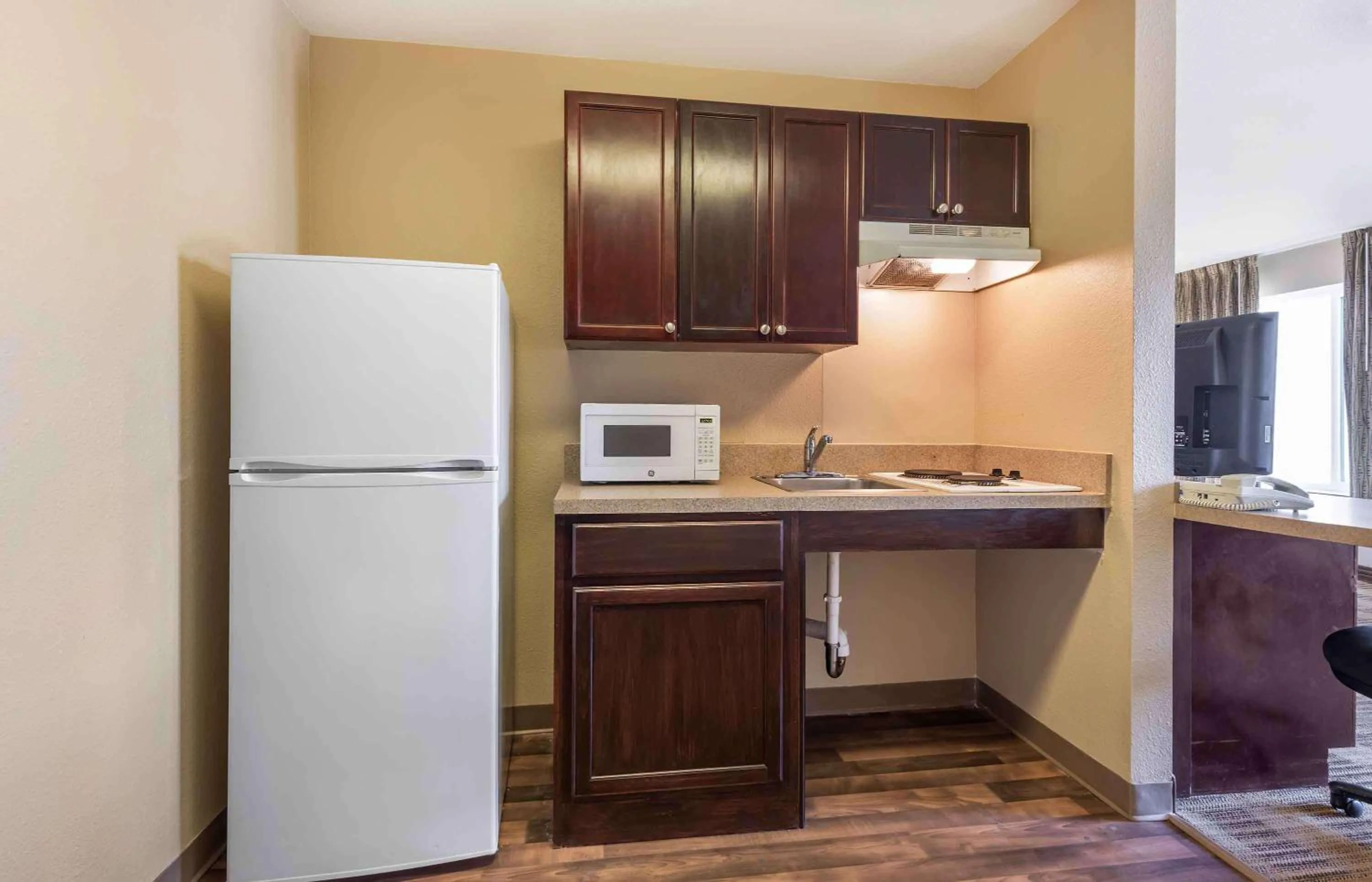 Kitchen or kitchenette in Extended Stay America Suites - Dallas - Plano