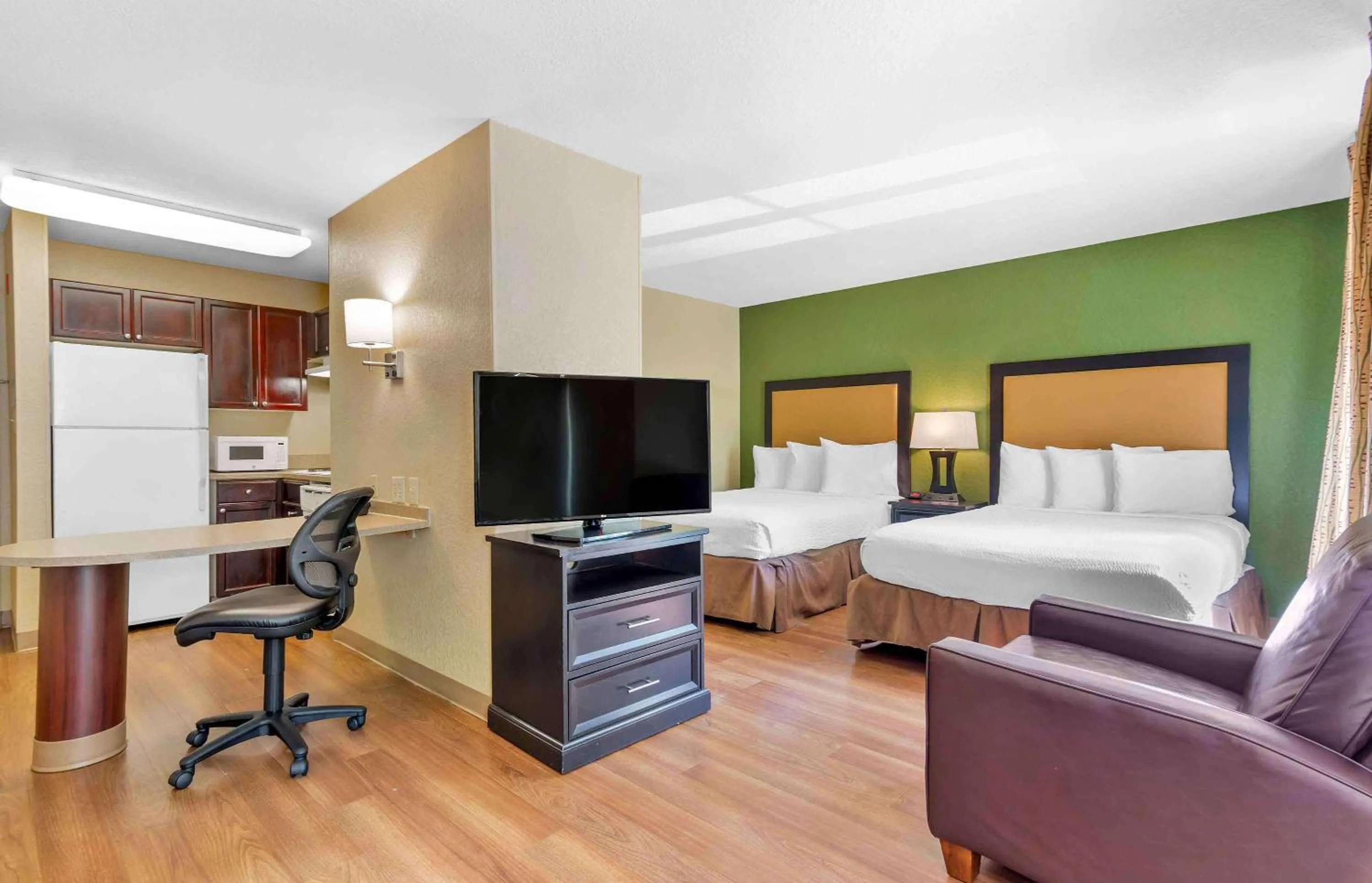 Bedroom, Bed in Extended Stay America Suites - Dallas - Plano
