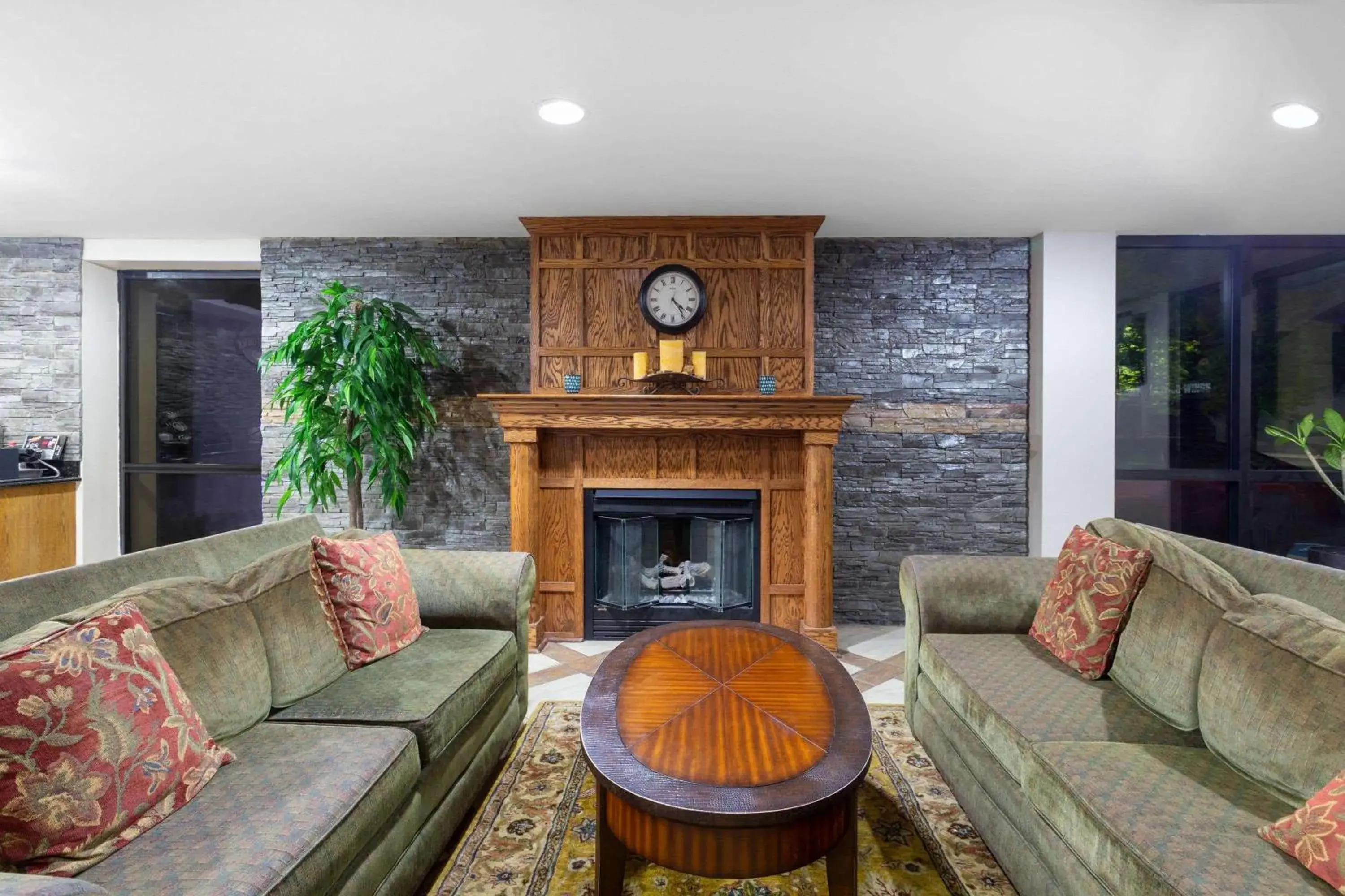 Lobby or reception in Baymont by Wyndham Elkhart Lobby or reception in Baymont by Wyndham Elkhart