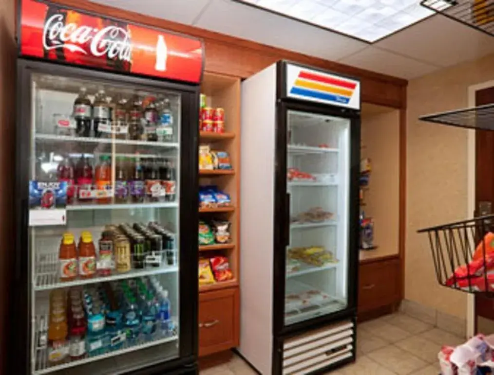 Food and drinks in Baymont by Wyndham Elkhart Food and drinks in Baymont by Wyndham Elkhart