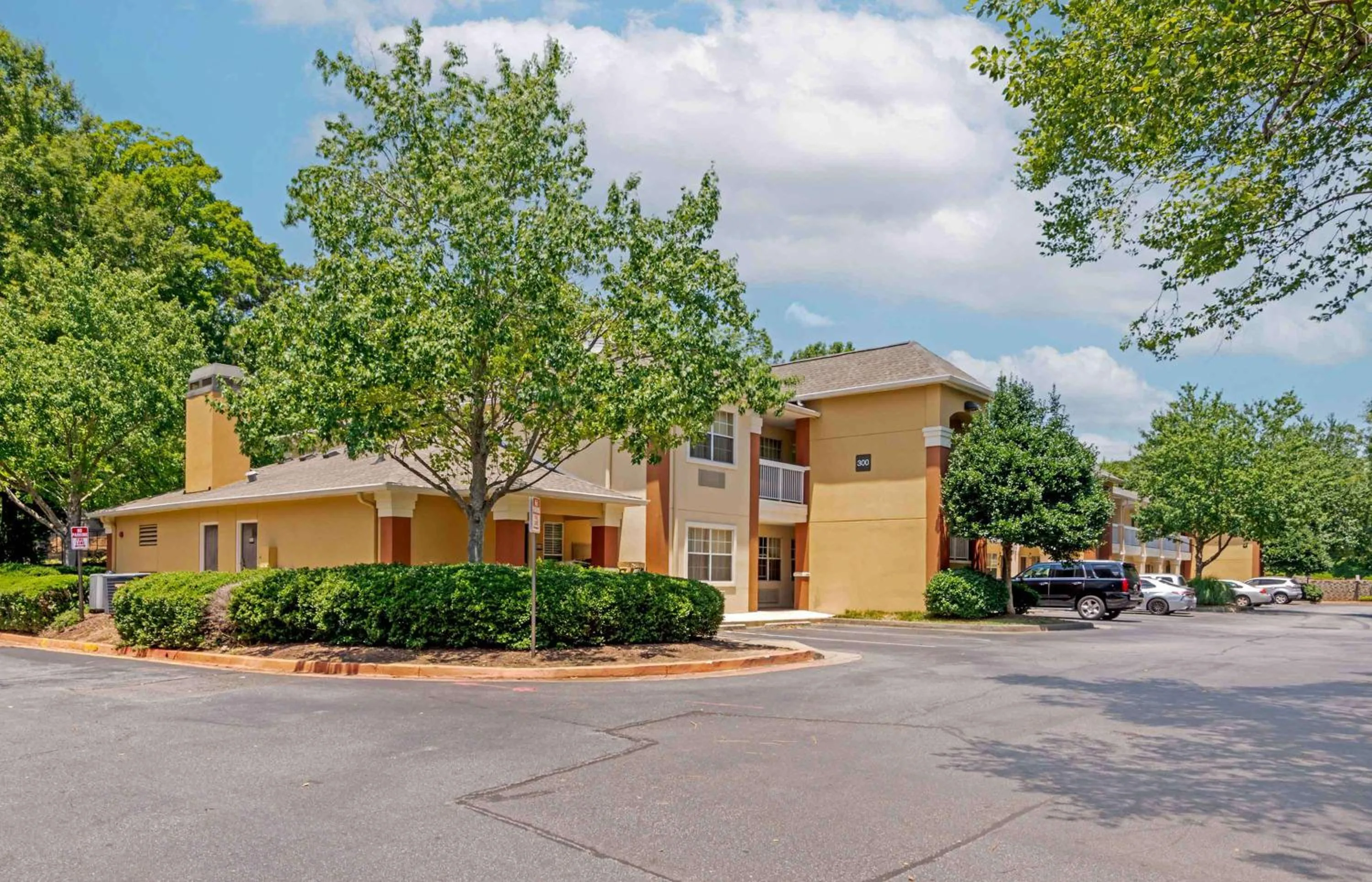 Property building in Extended Stay America Select Suites - Atlanta - Cumberland Mall