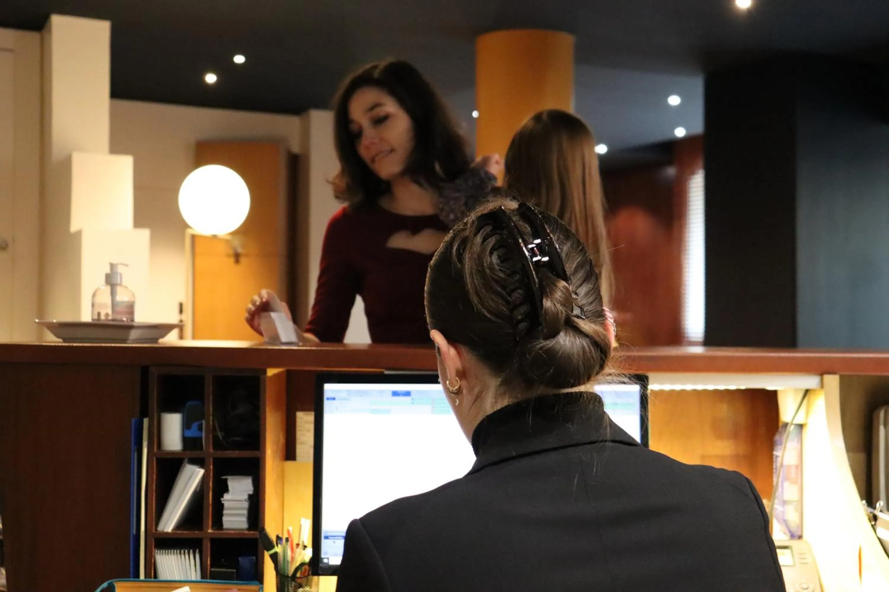 Lobby or reception in Le Pergolèse Paris Champs Elysées