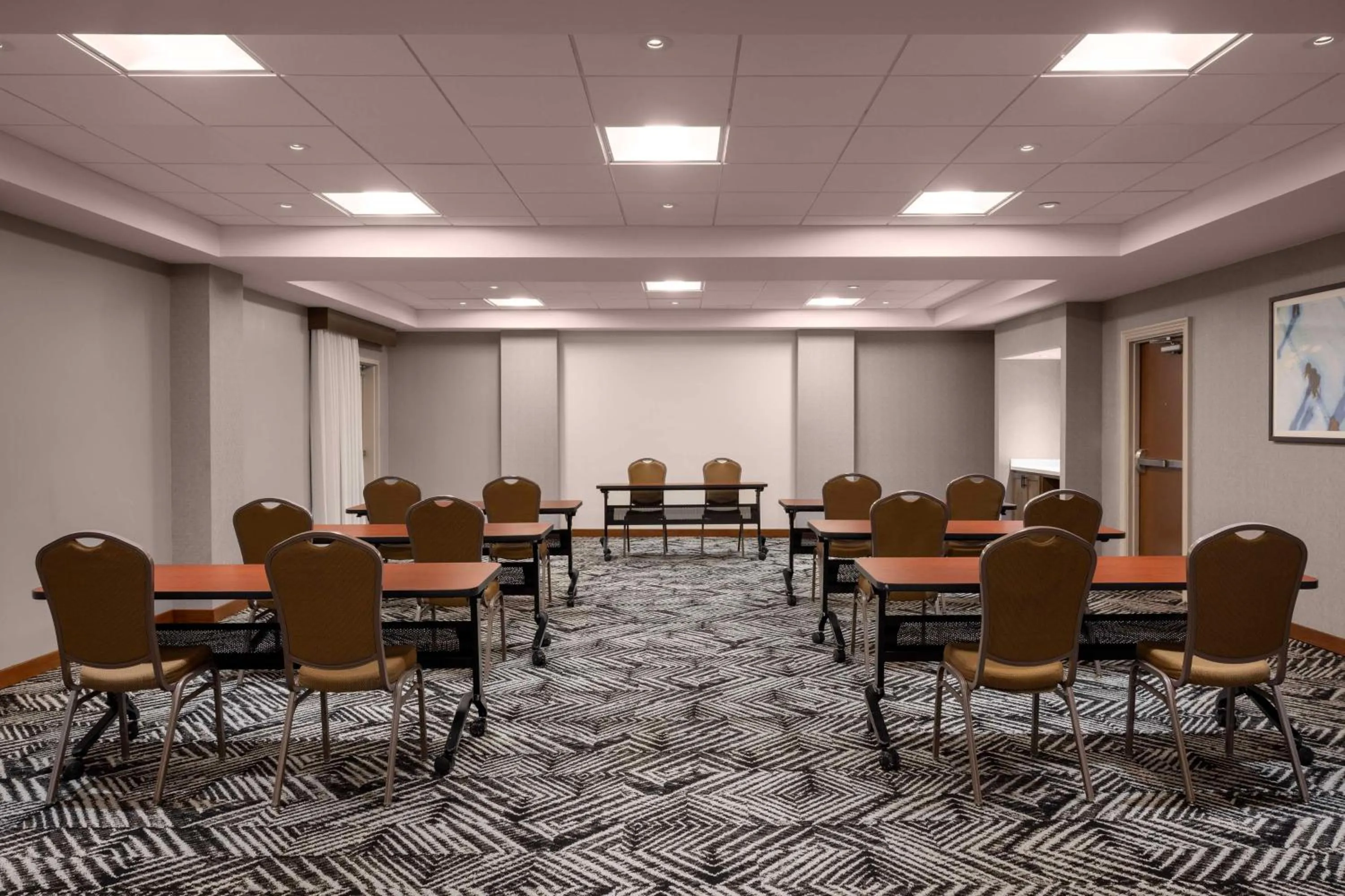Meeting/conference room in Hyatt Place Chantilly Dulles Airport South
