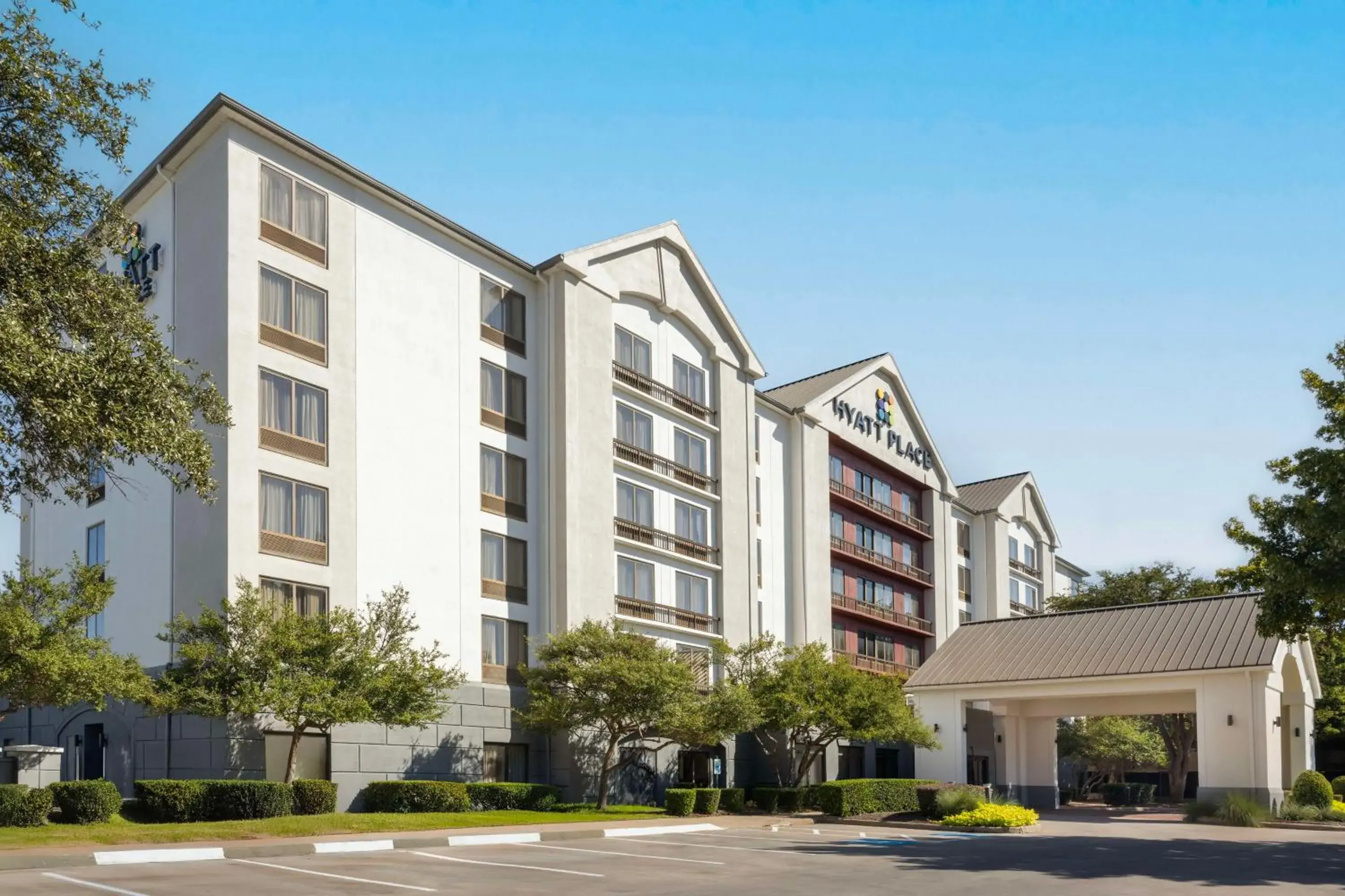 Property building in Hyatt Place Dallas North by the Galleria Property building in Hyatt Place Dallas North by the Galleria