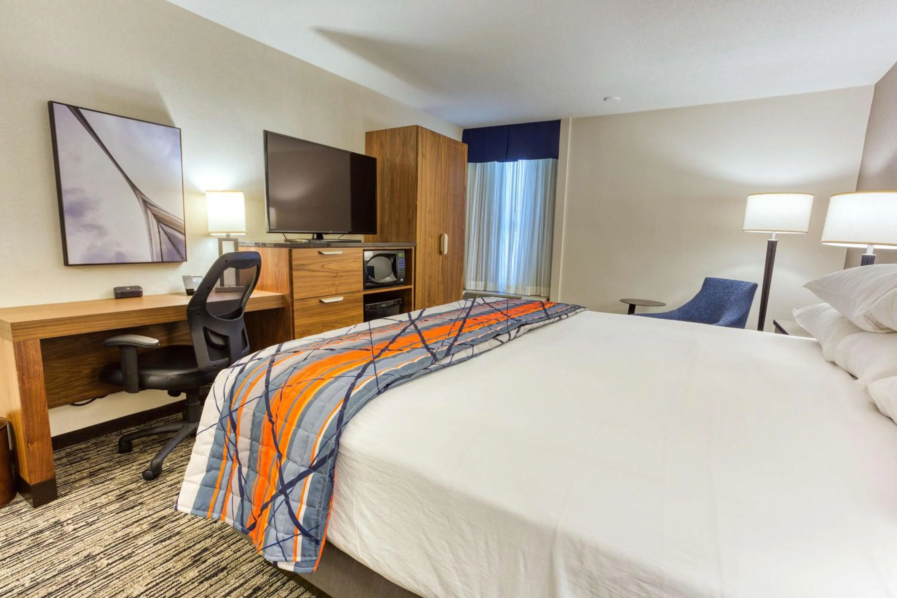 Bedroom, Bed in Drury Inn and Suites St Louis Collinsville