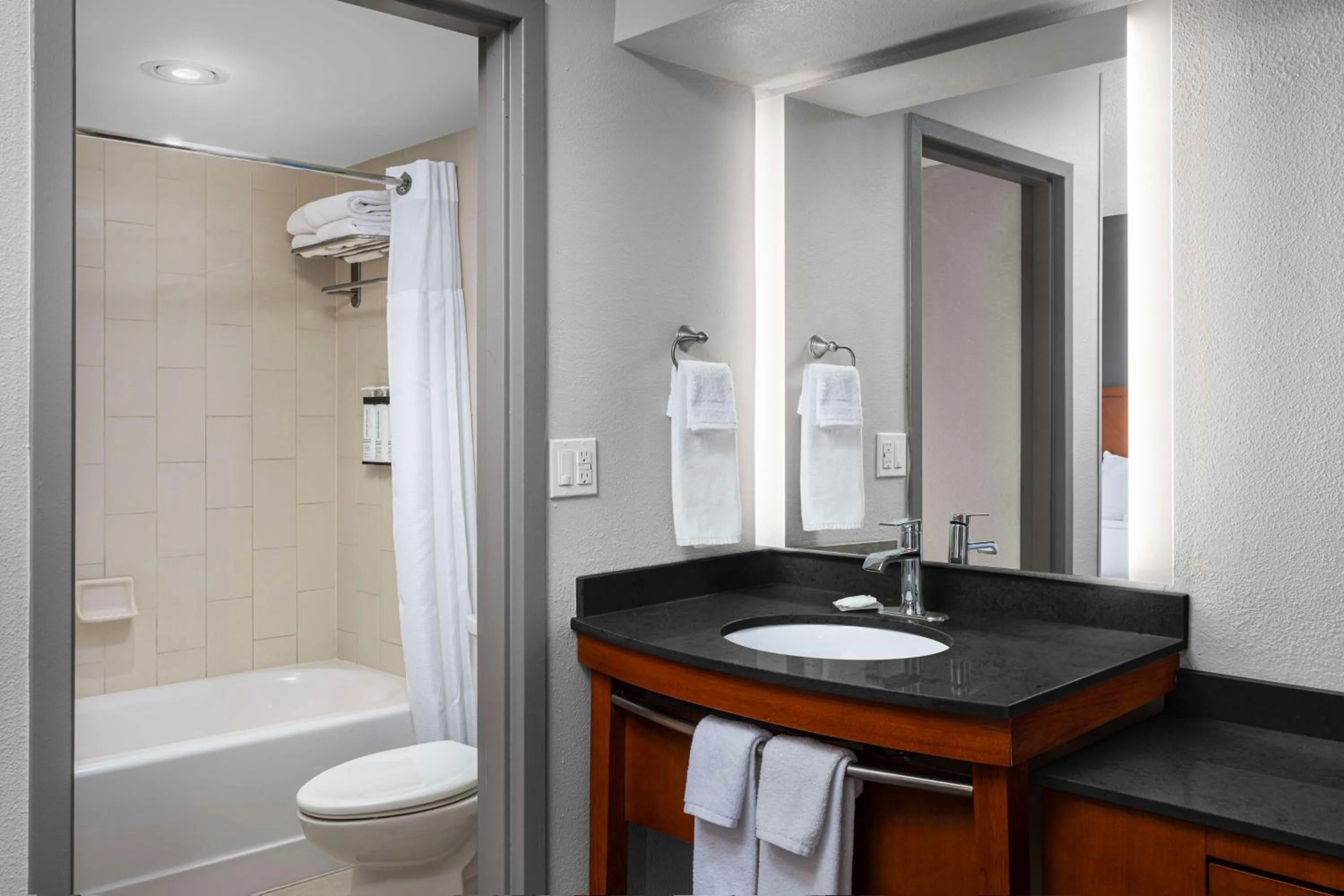 Bathroom in Hyatt Place Columbus/Dublin