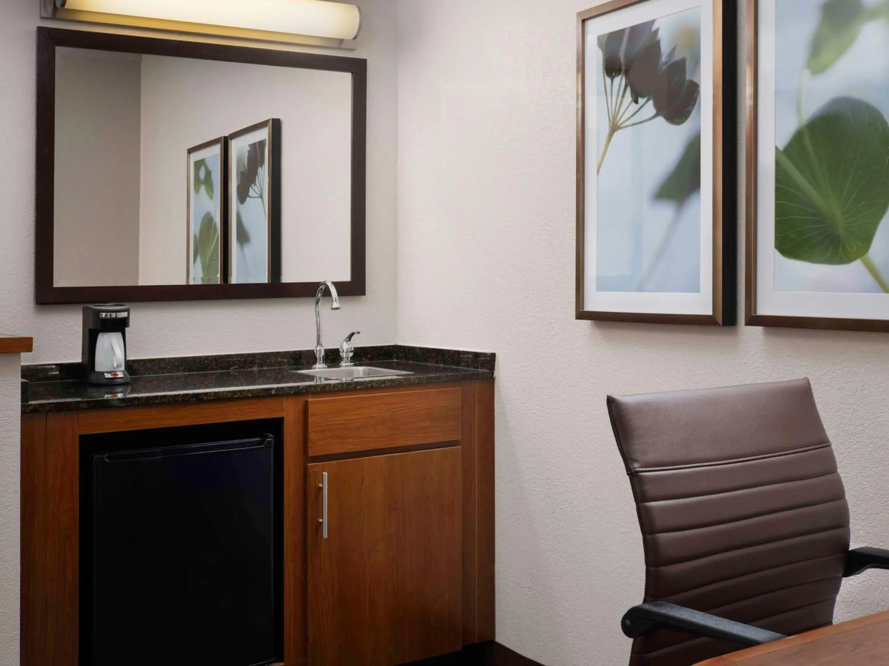 Bedroom in Hyatt Place Columbus/Dublin Bedroom in Hyatt Place Columbus/Dublin