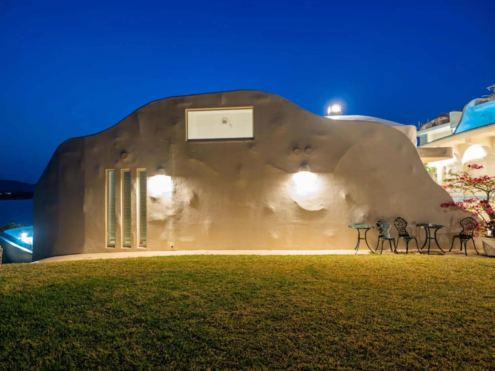 Property building in Yuki Suite Kourijima