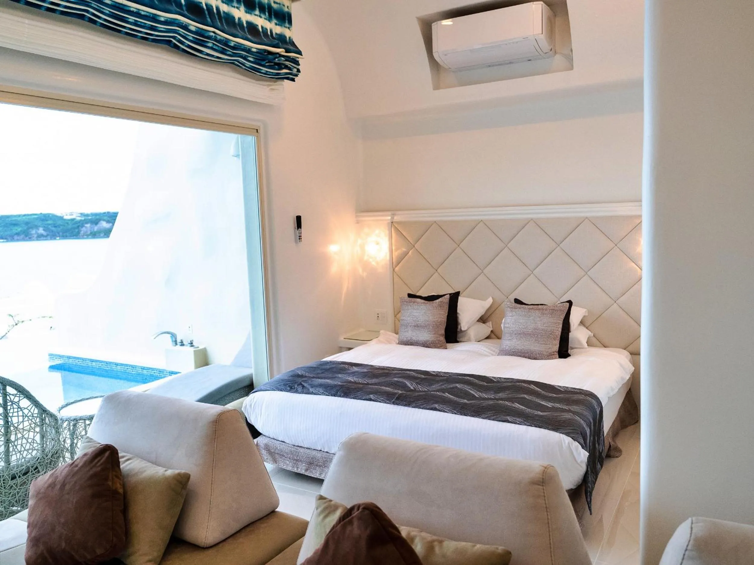 Bed in Yuki Suite Kourijima