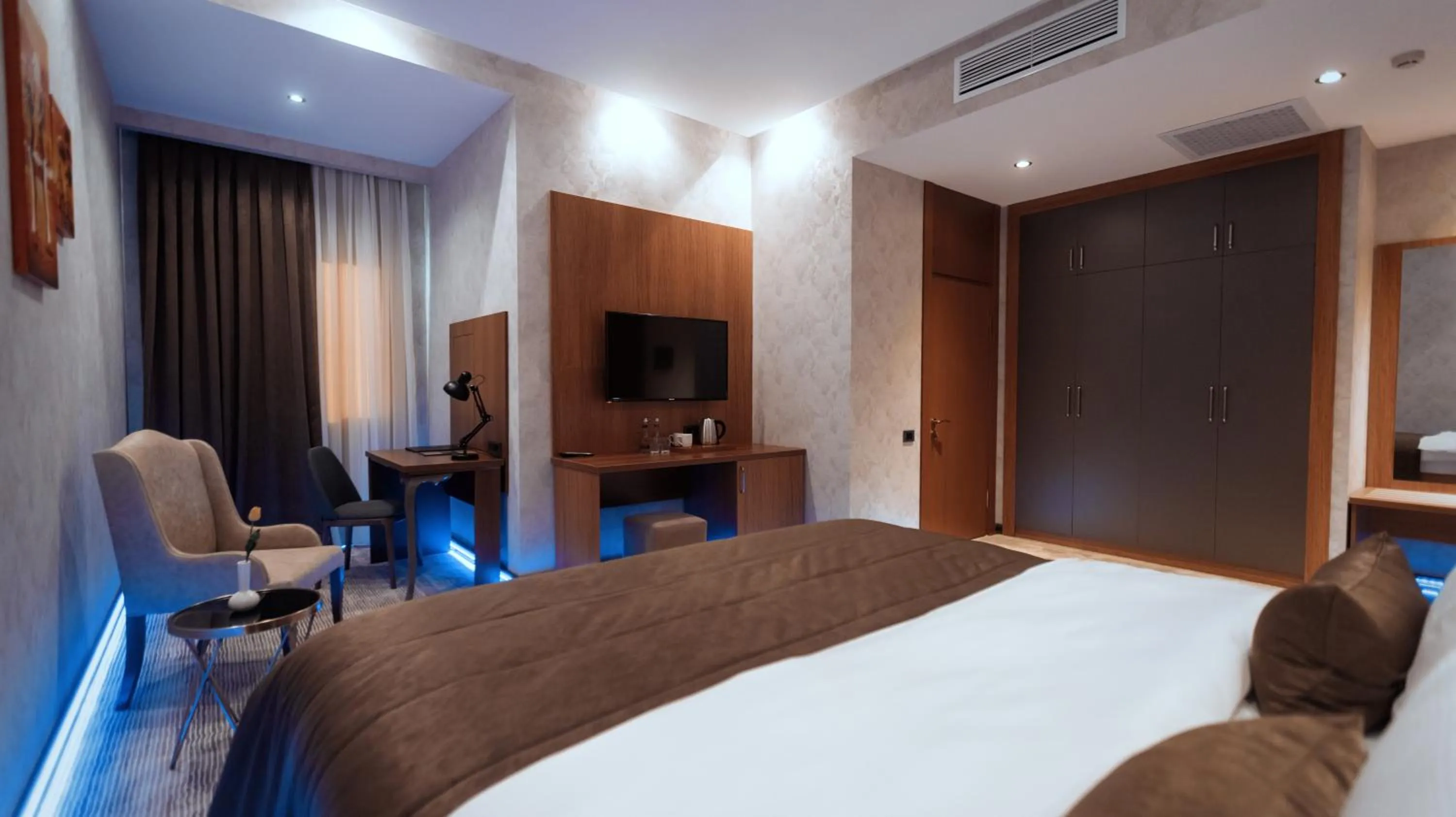Bed in Midtown Hotel Baku