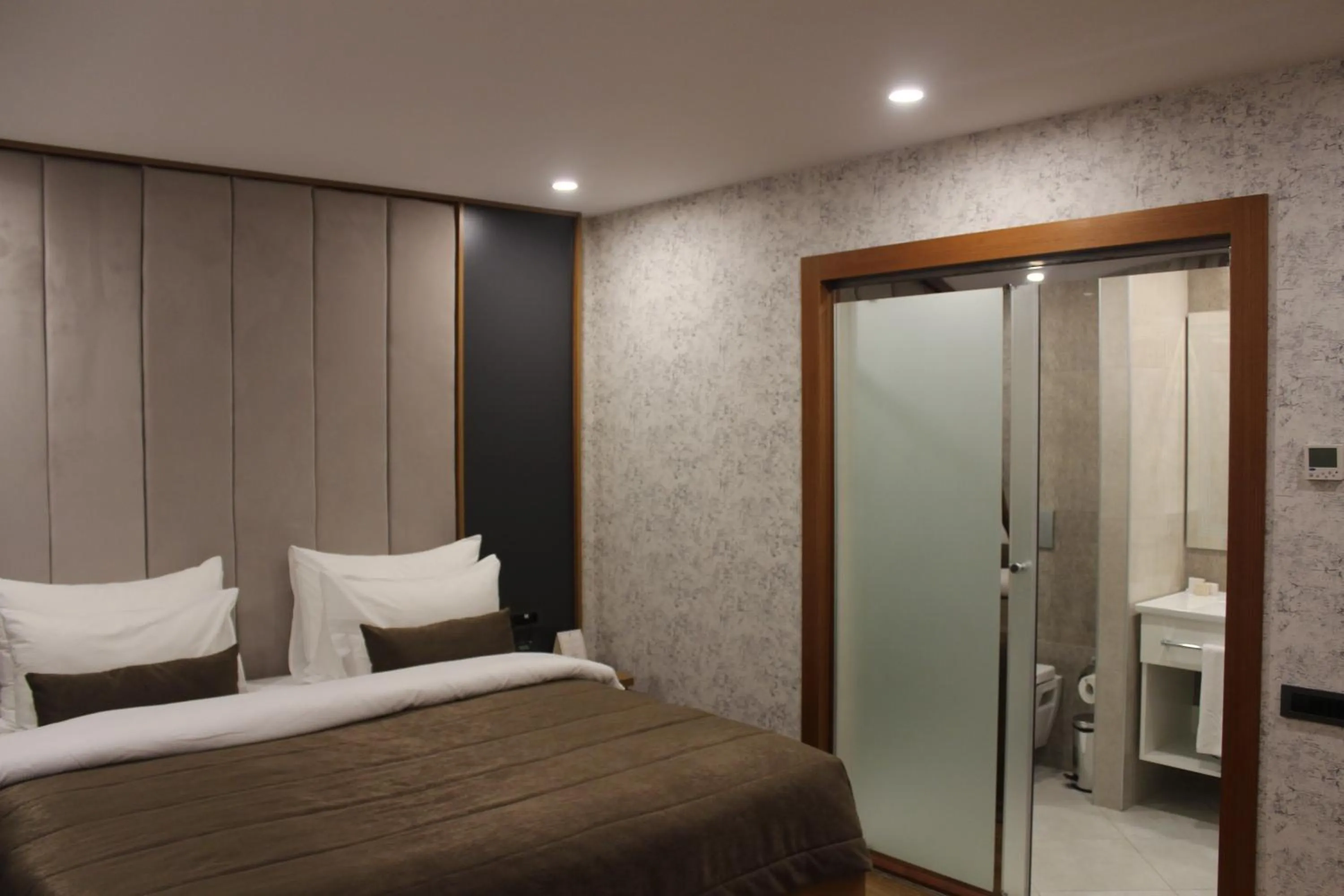 Bed in Midtown Hotel Baku