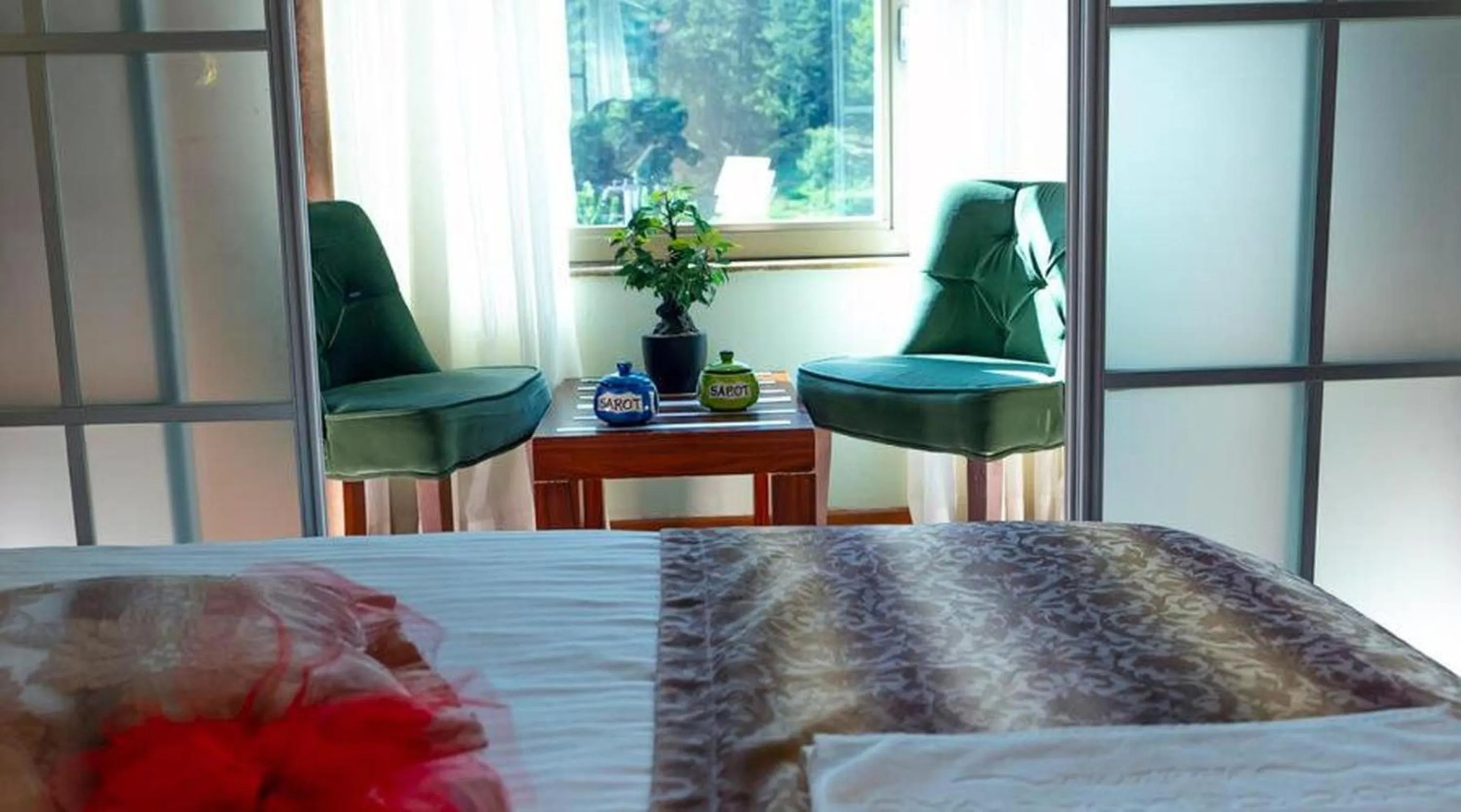 Seating area, Bed in Sarot Termal Park Resort & Spa - Halal Hotel