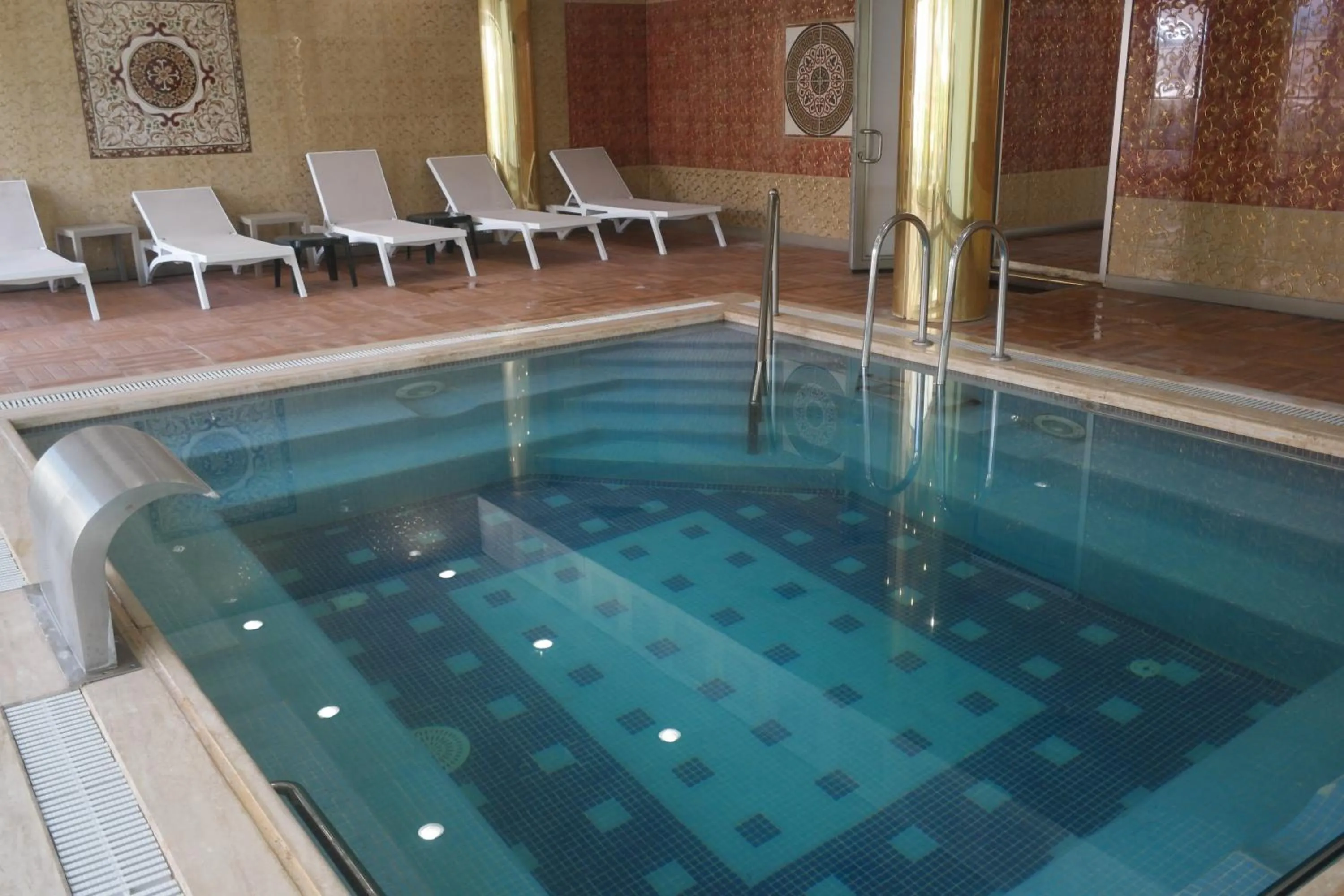 Swimming pool in Sarot Termal Park Resort & Spa - Halal Hotel