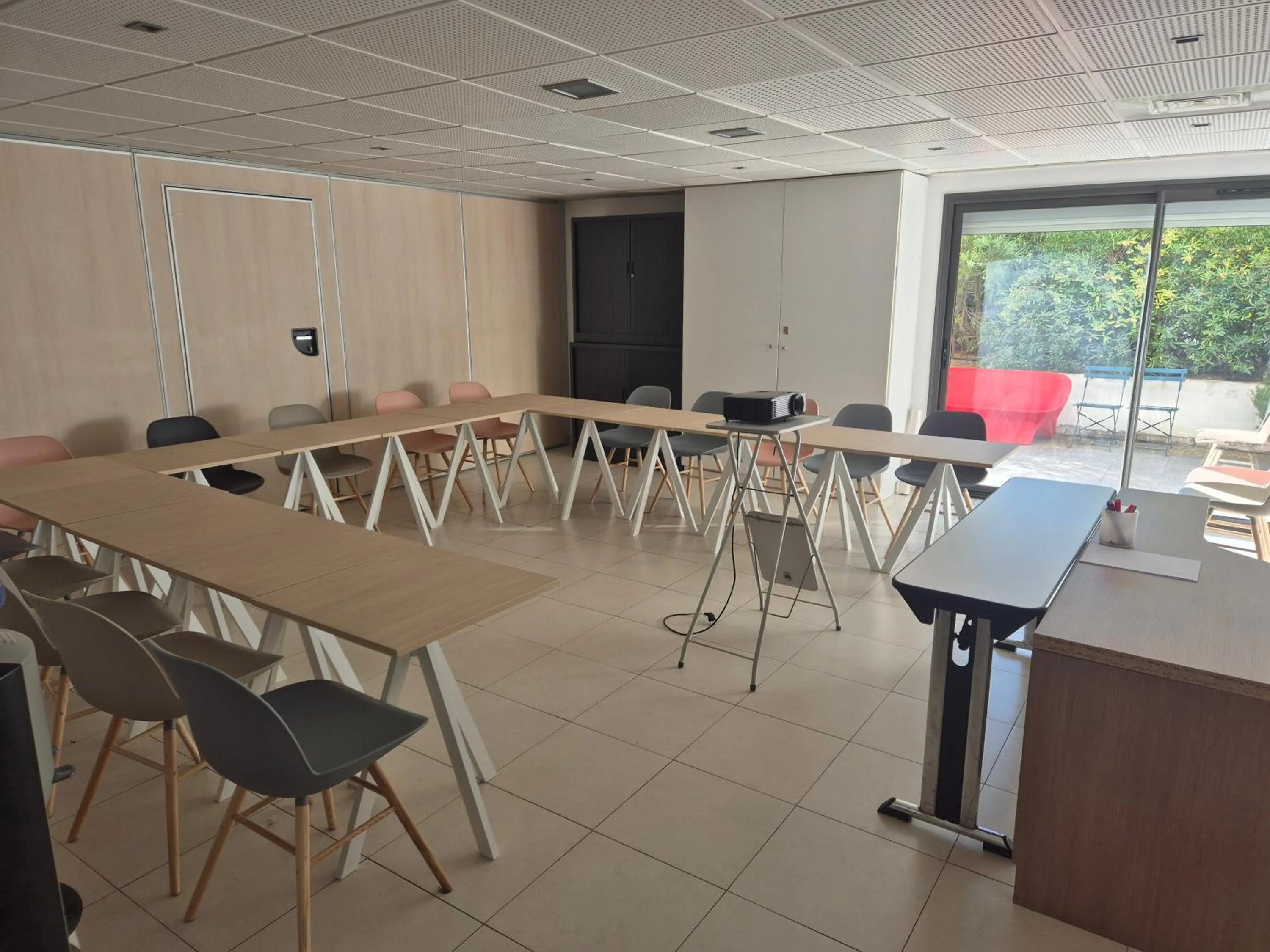 Meeting/conference room in Comfort Aparthotel Marseille Prado