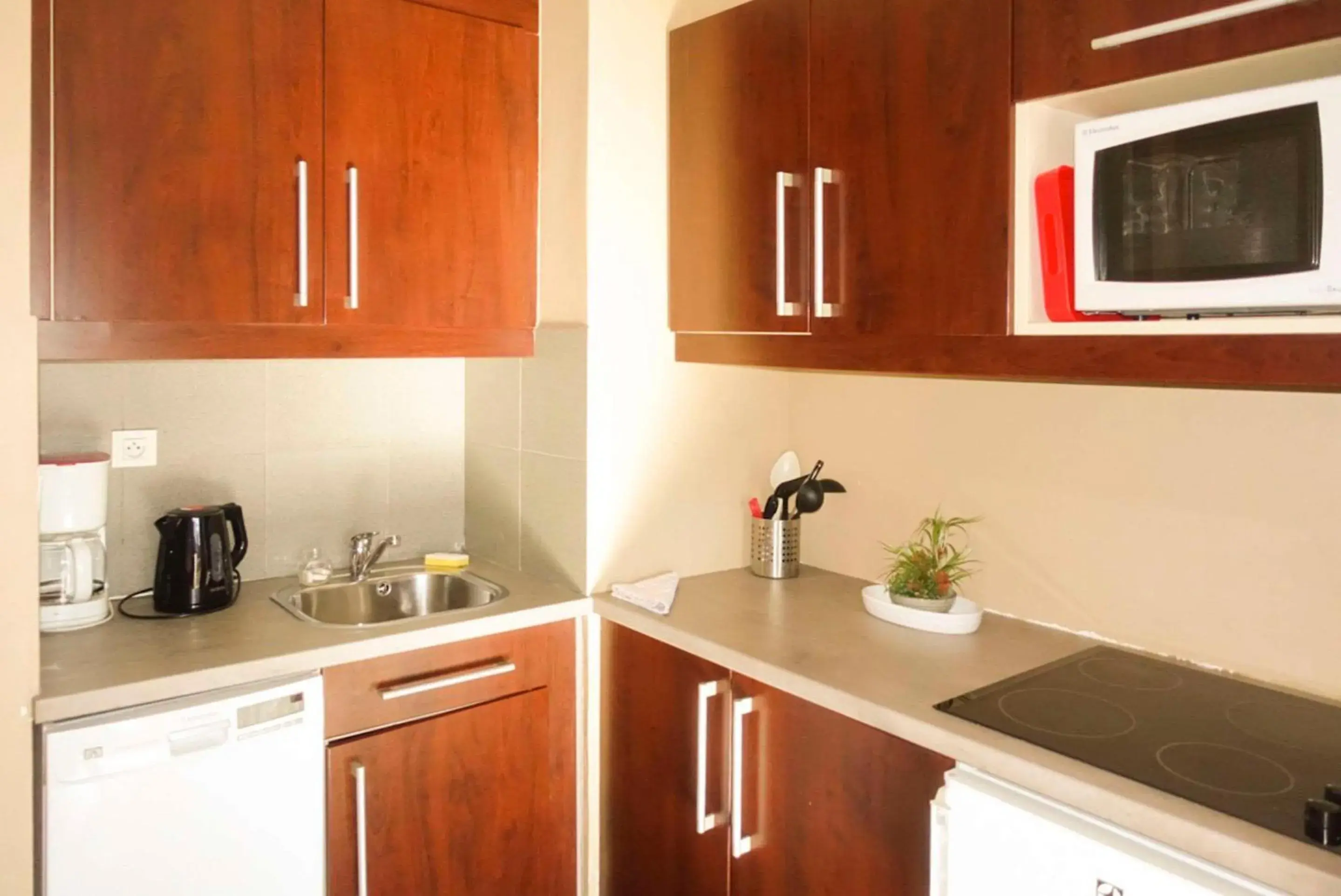 Bedroom in Comfort Aparthotel Marseille Prado Bedroom in Comfort Aparthotel Marseille Prado