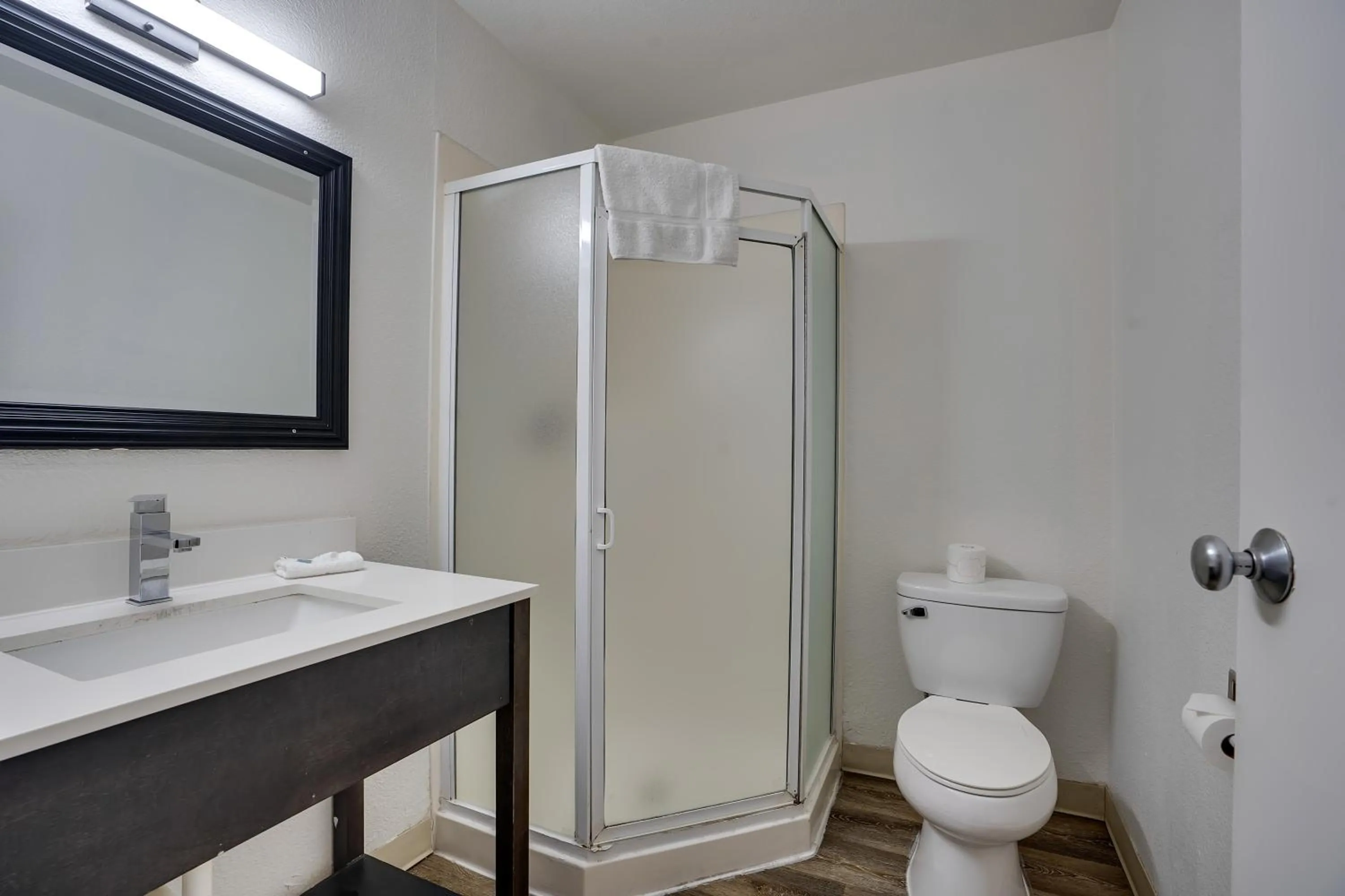 Bathroom in Econo Lodge Stockton near I-5 Fairgrounds