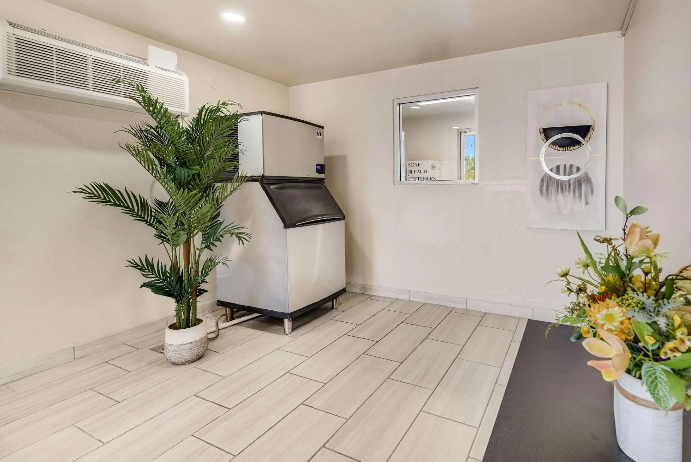 Other in Econo Lodge Stockton near I-5 Fairgrounds