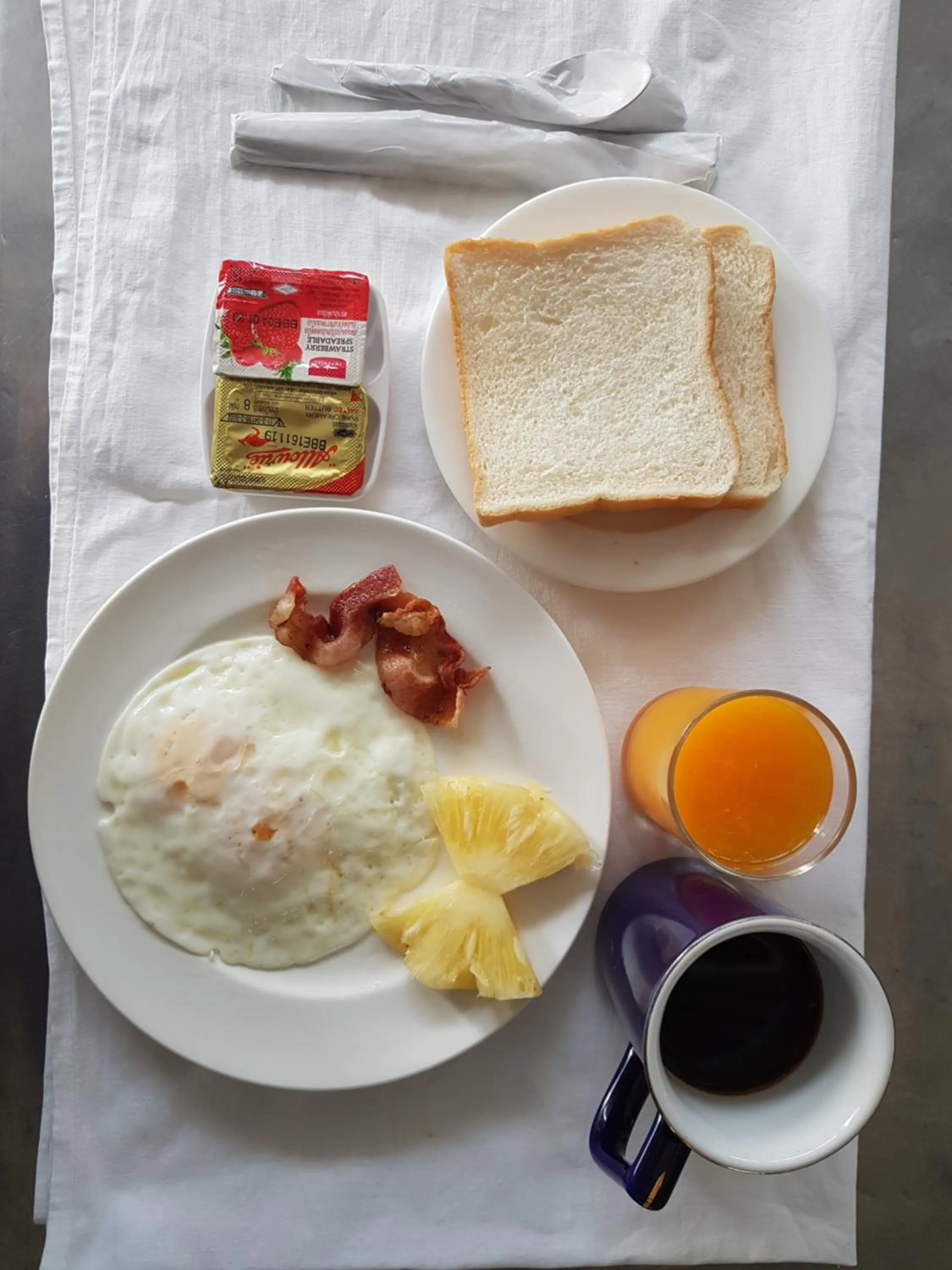 Breakfast in BaanBusarin Hotel