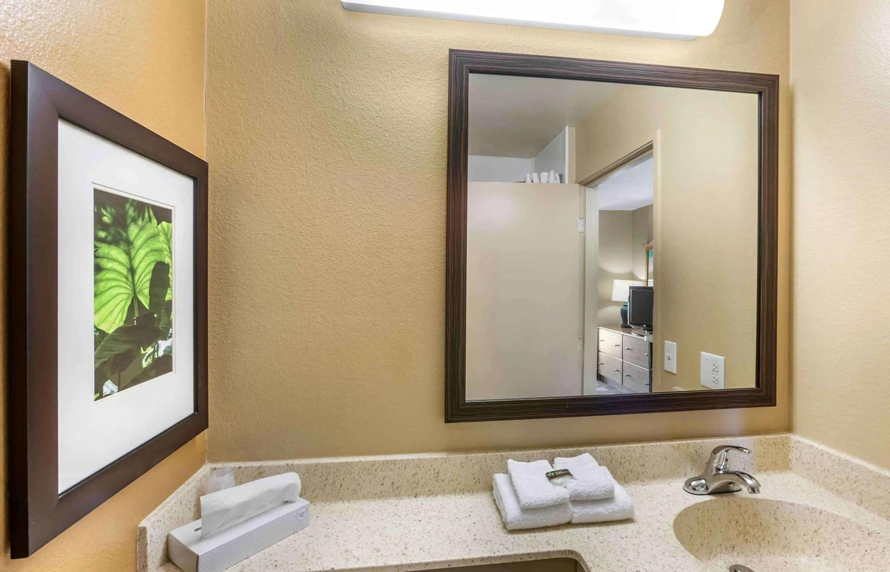 Bathroom in Extended Stay America Select Suites - Phoenix - Mesa - West