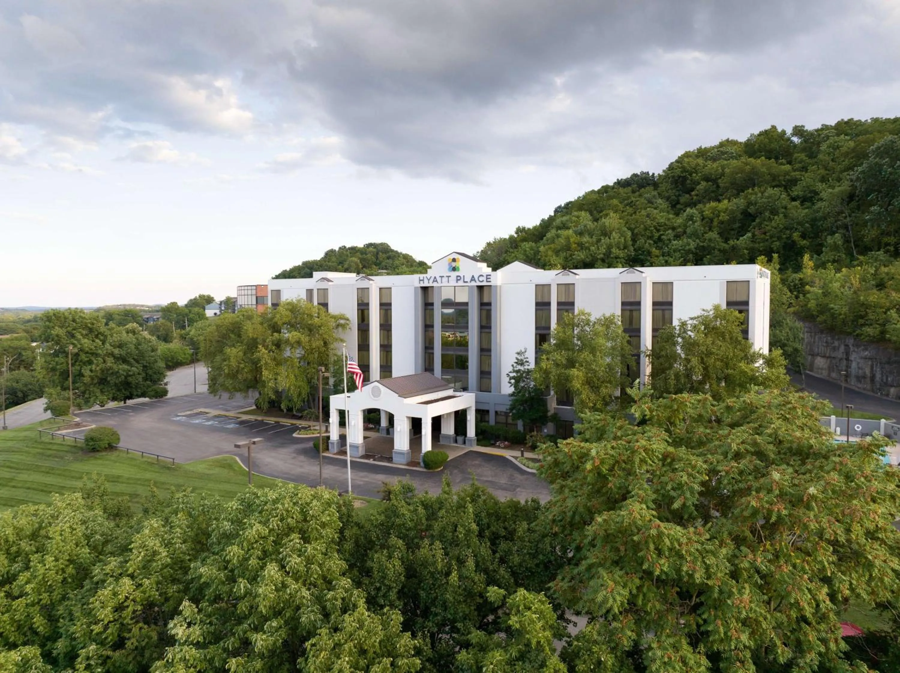 Property building in Hyatt Place Nashville Brentwood