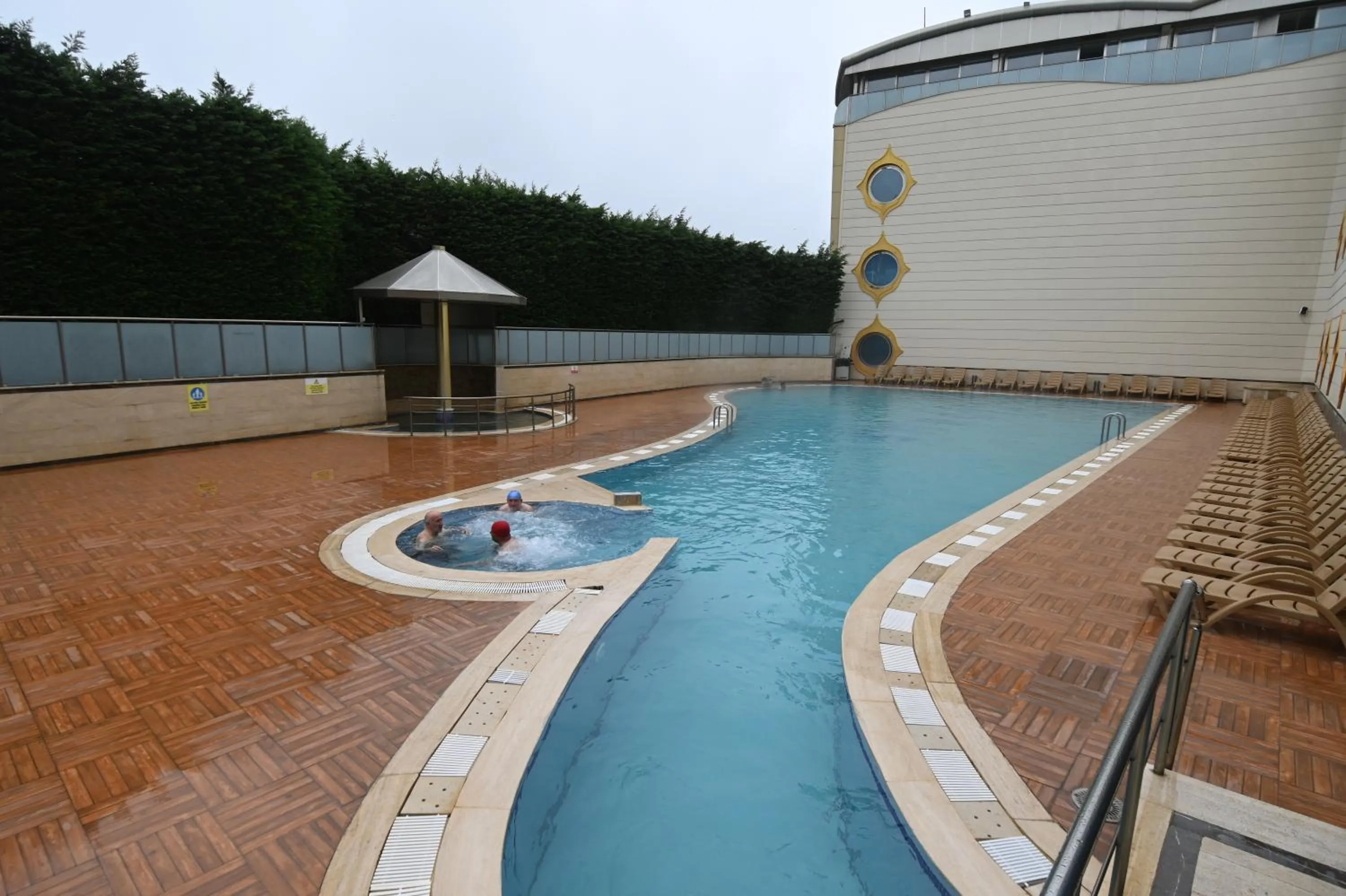 Swimming pool in Sarot Thermal Vadi Tatil Koyu - Halal Hotel