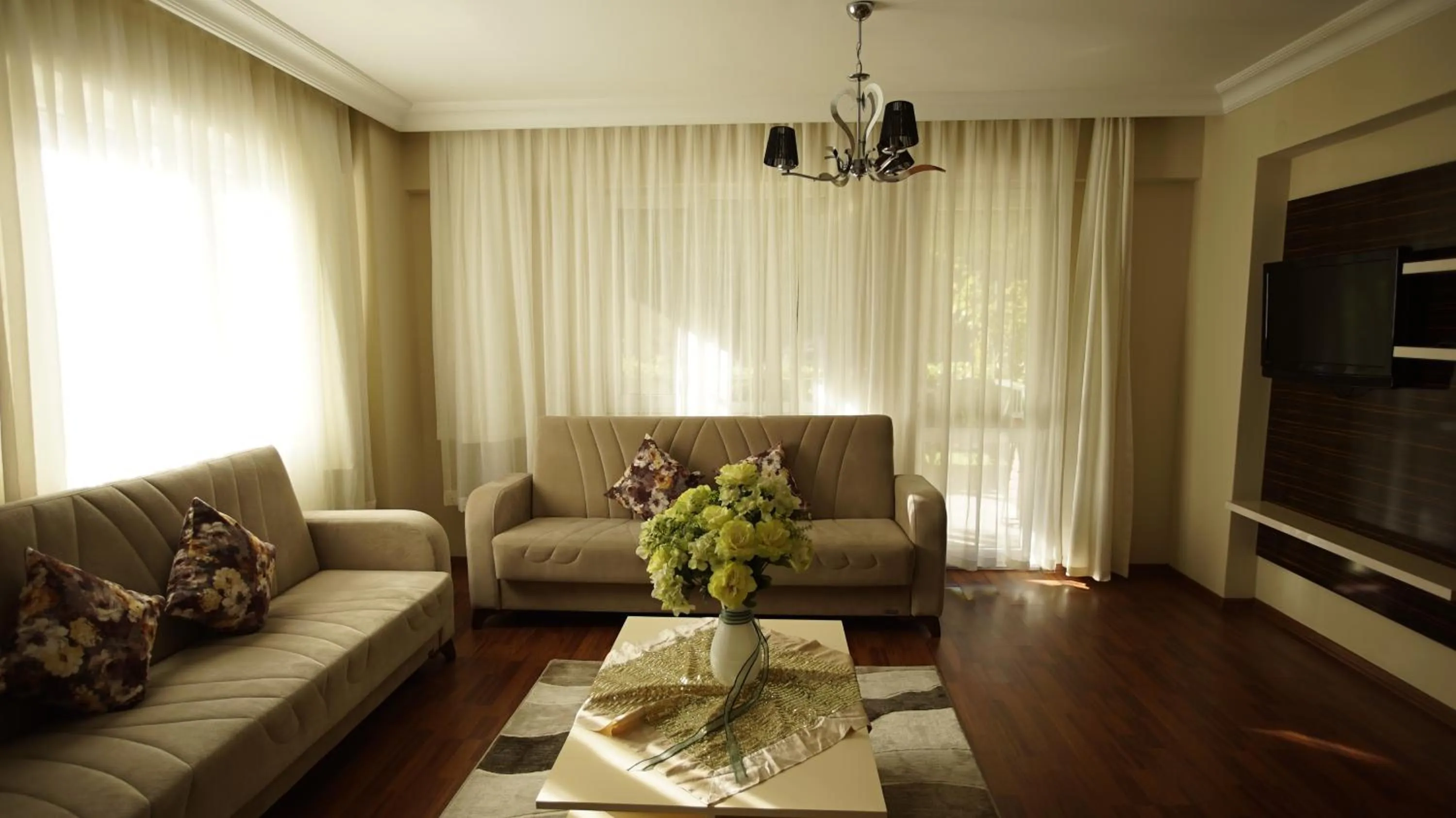 Living room in Sarot Thermal Vadi Tatil Koyu - Halal Hotel