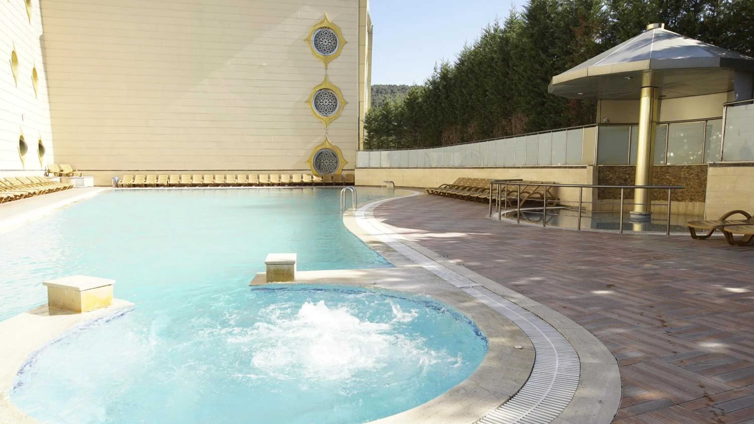 Swimming pool in Sarot Thermal Vadi Tatil Koyu - Halal Hotel