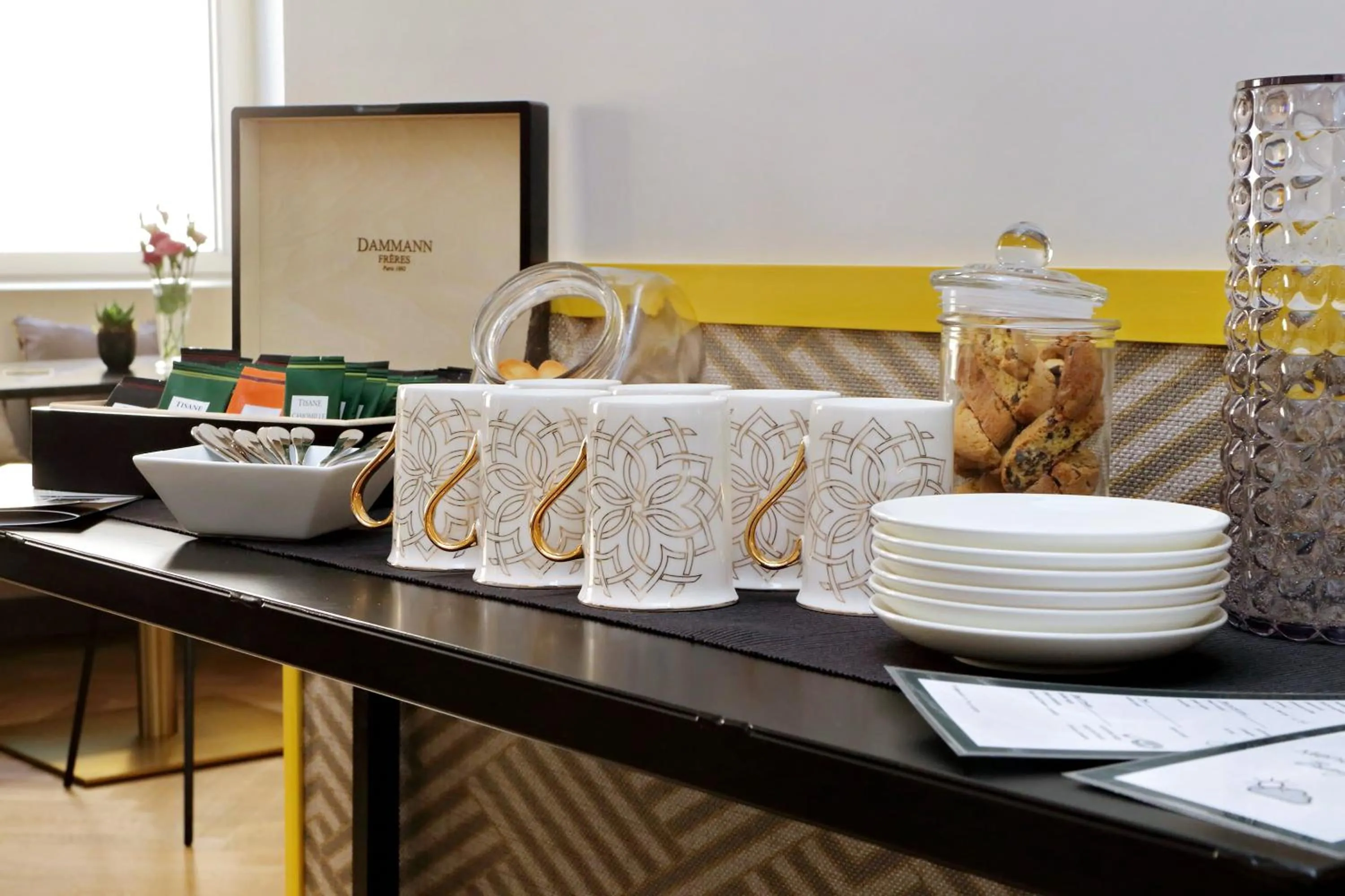 Food and drinks in Roma Five Suites