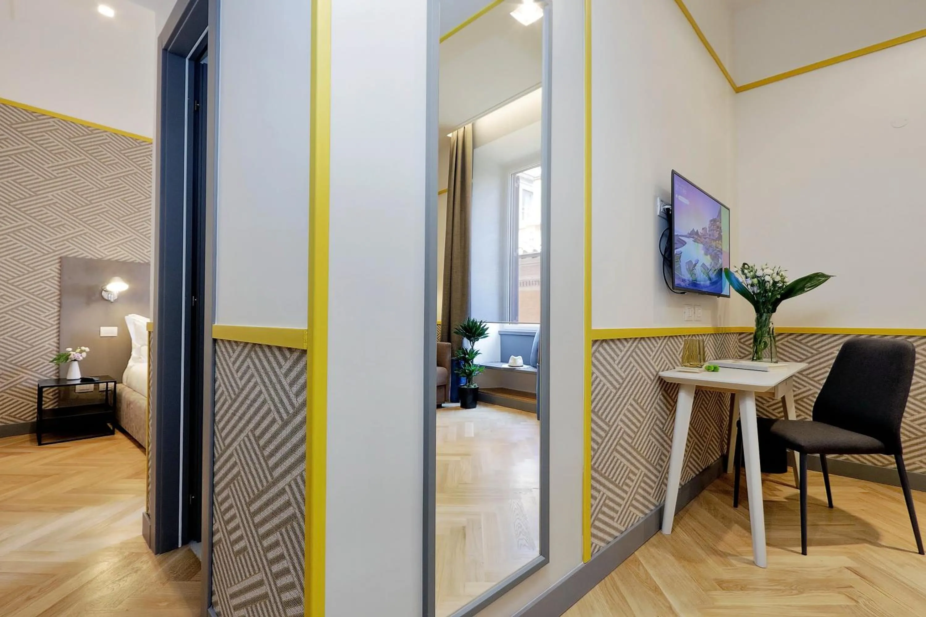 Photo of the whole room in Roma Five Suites