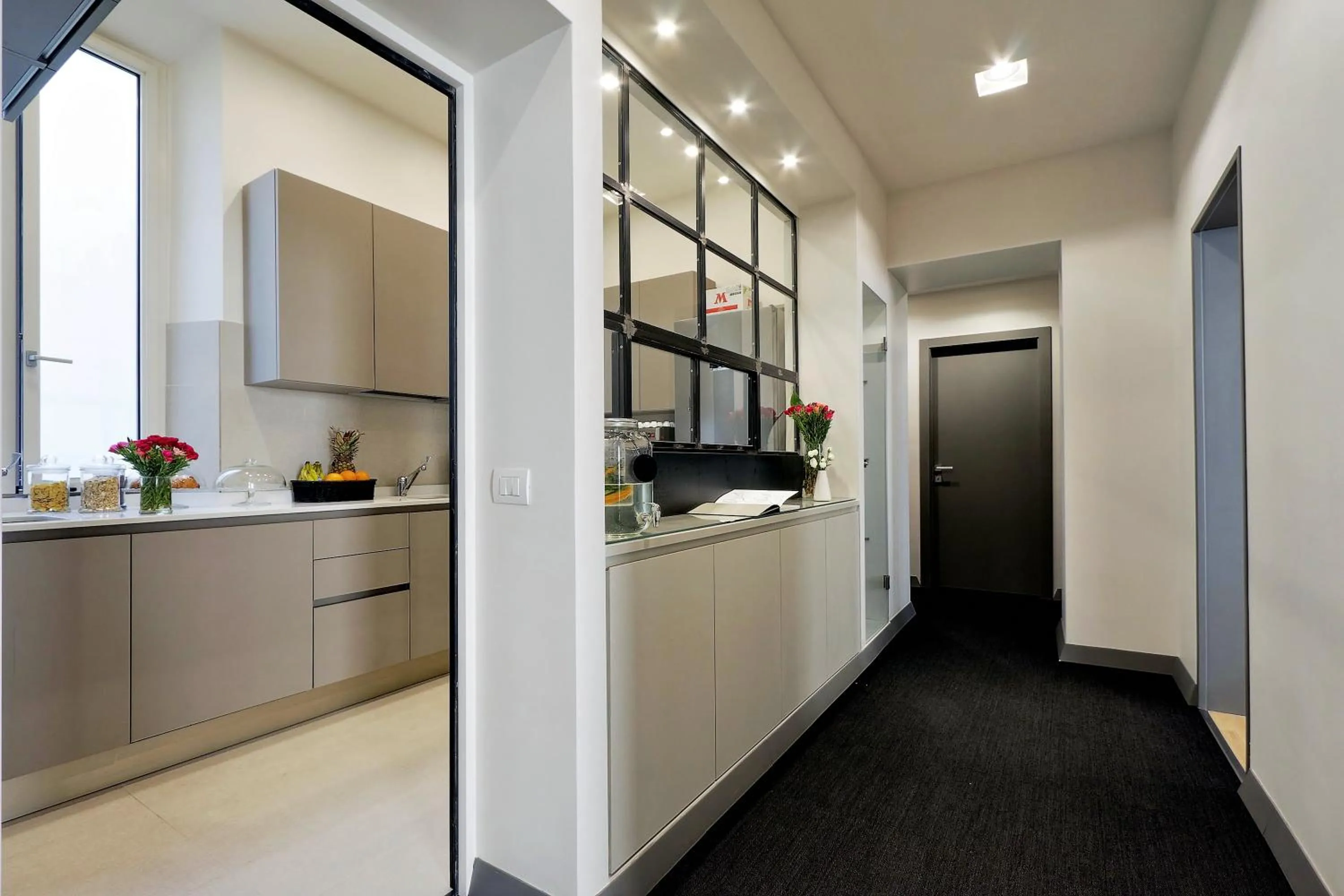 Kitchen or kitchenette in Roma Five Suites