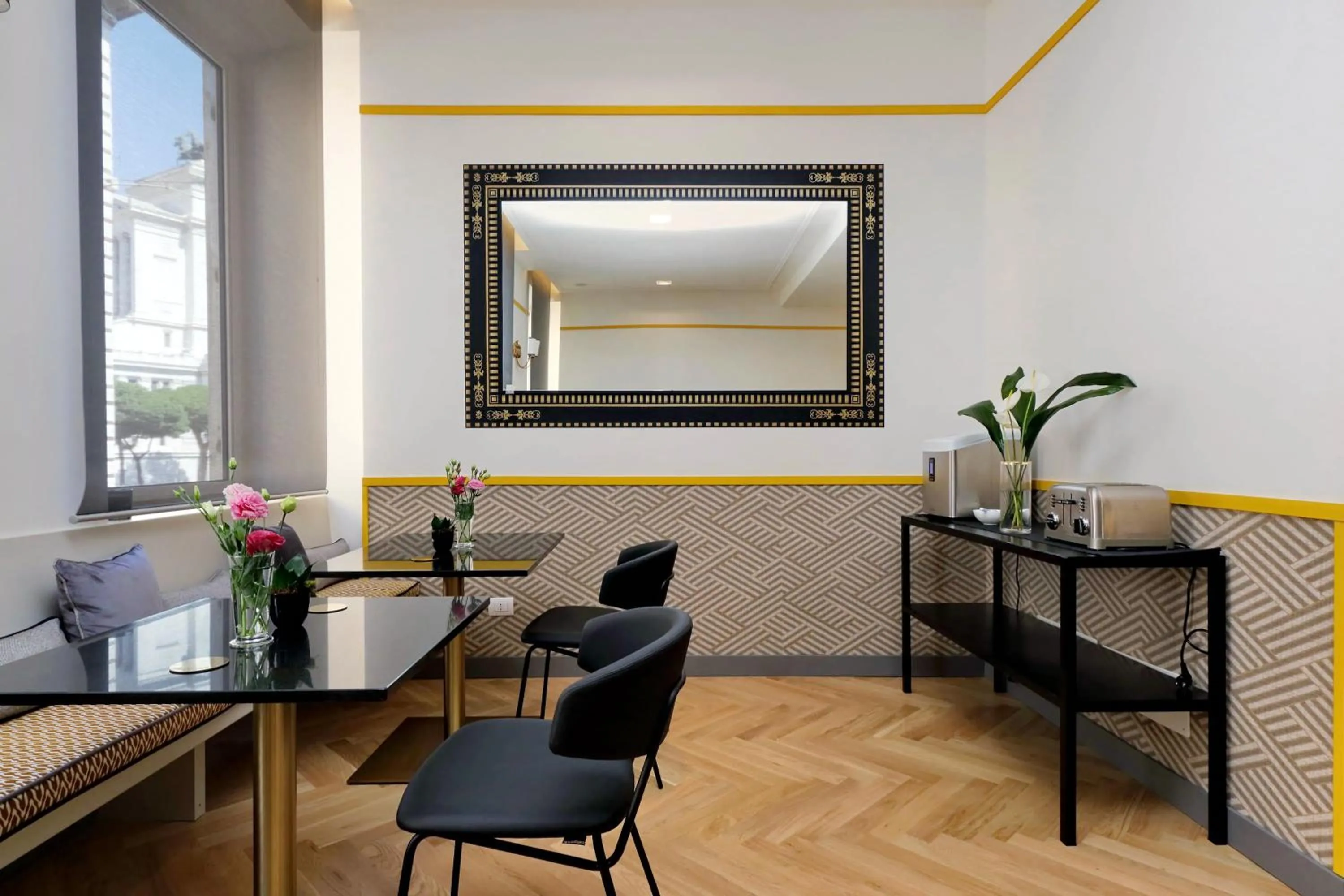 Meeting/conference room in Roma Five Suites