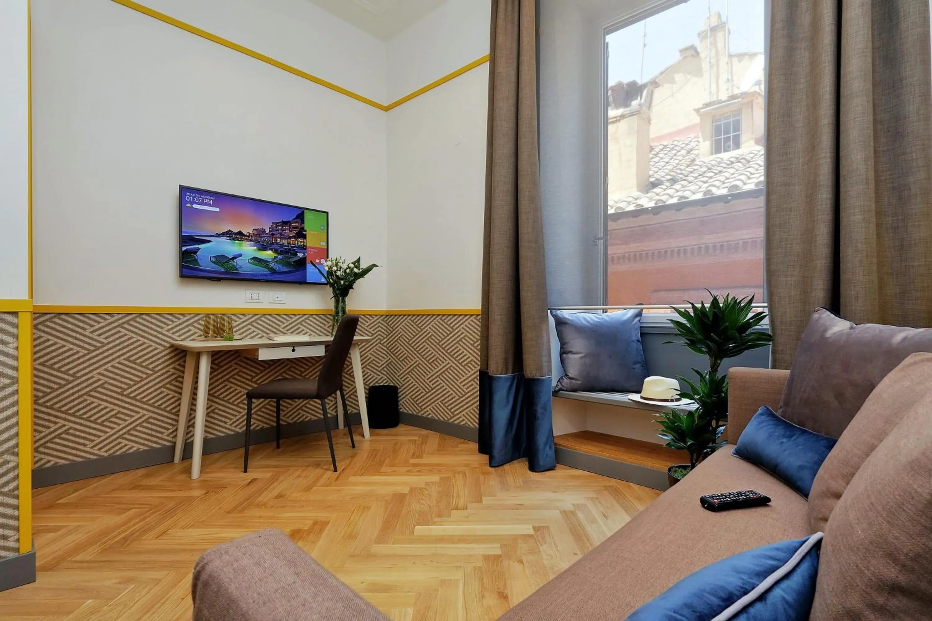TV and multimedia in Roma Five Suites