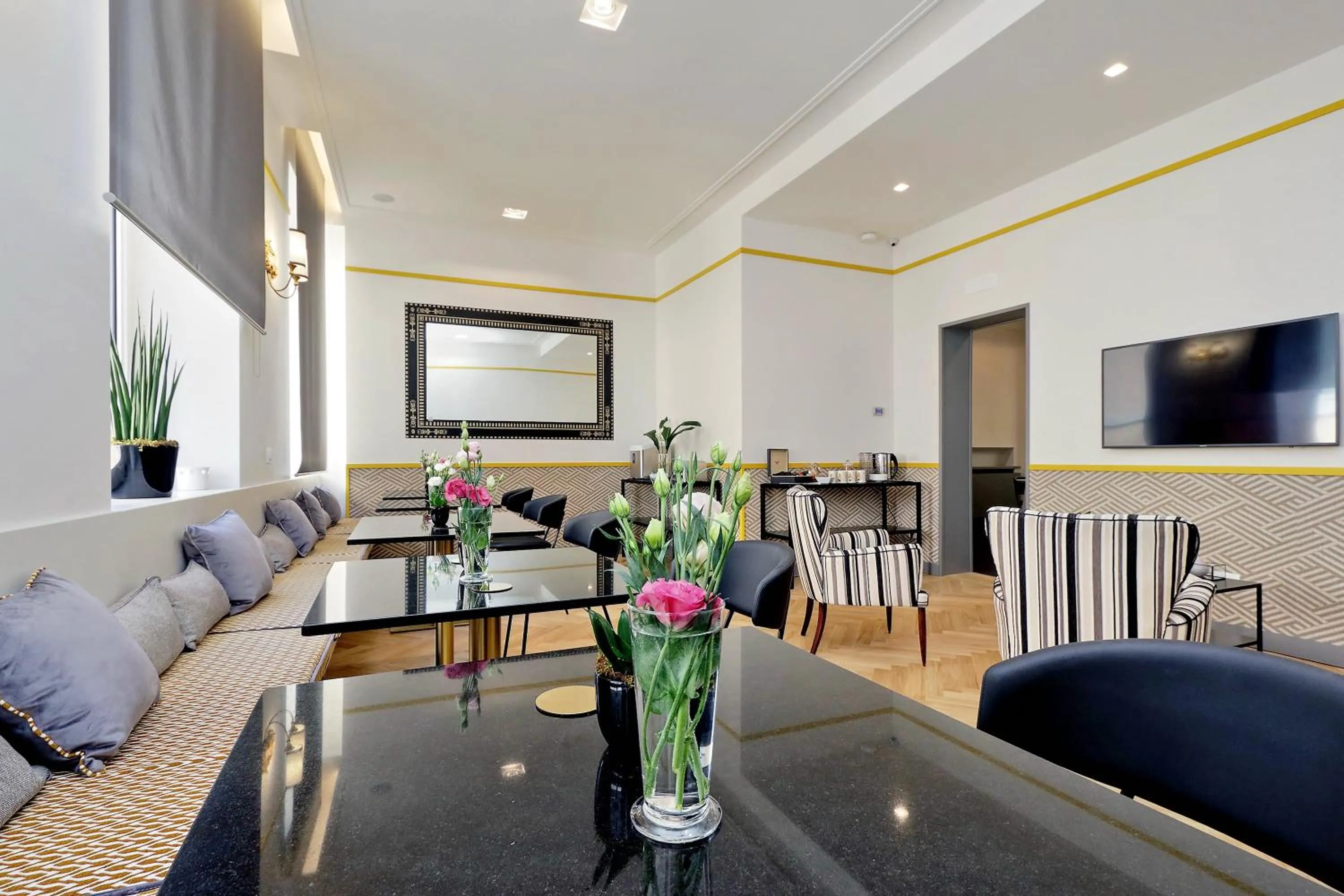 Lobby or reception in Roma Five Suites