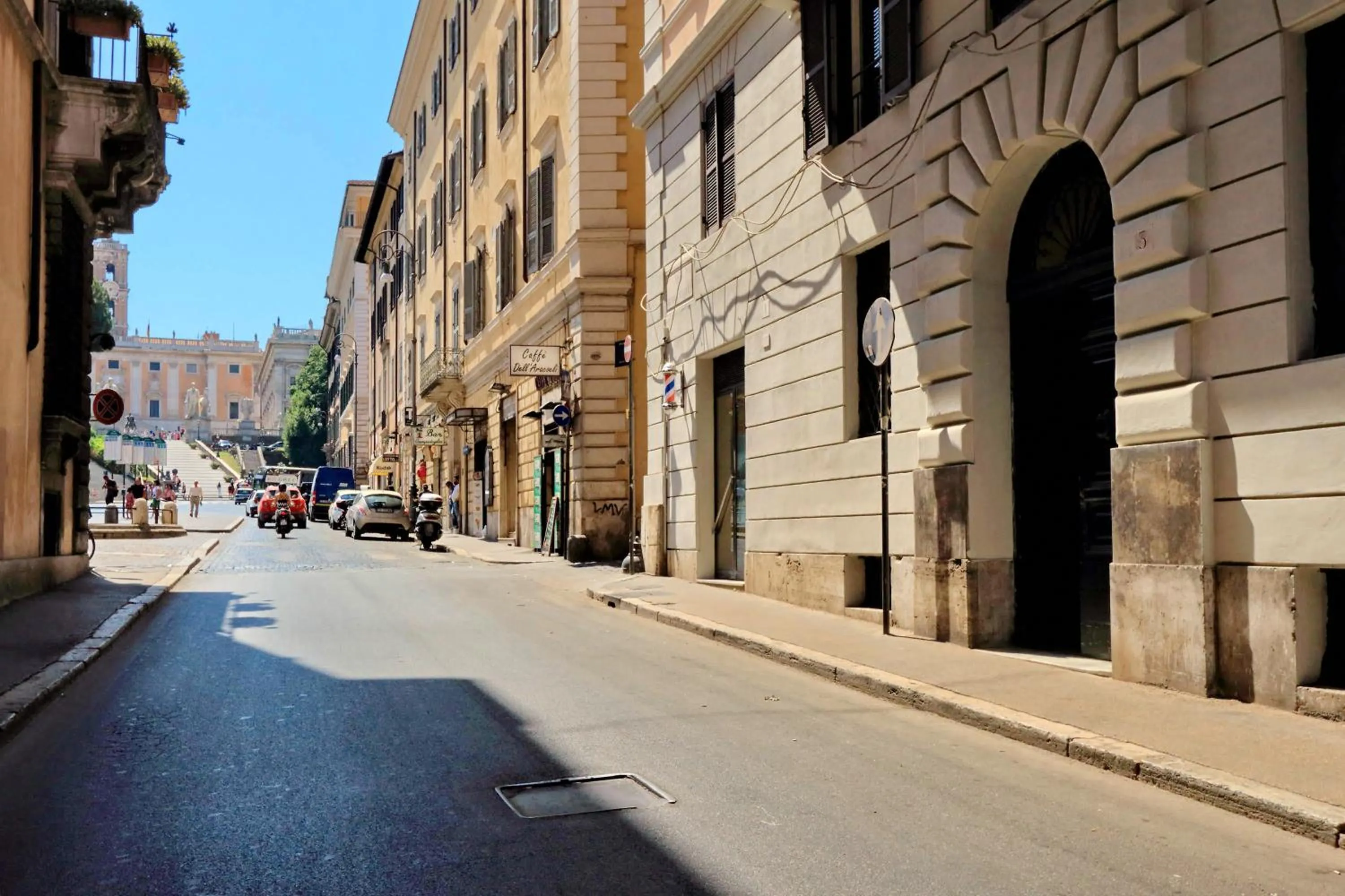 Property building in Roma Five Suites