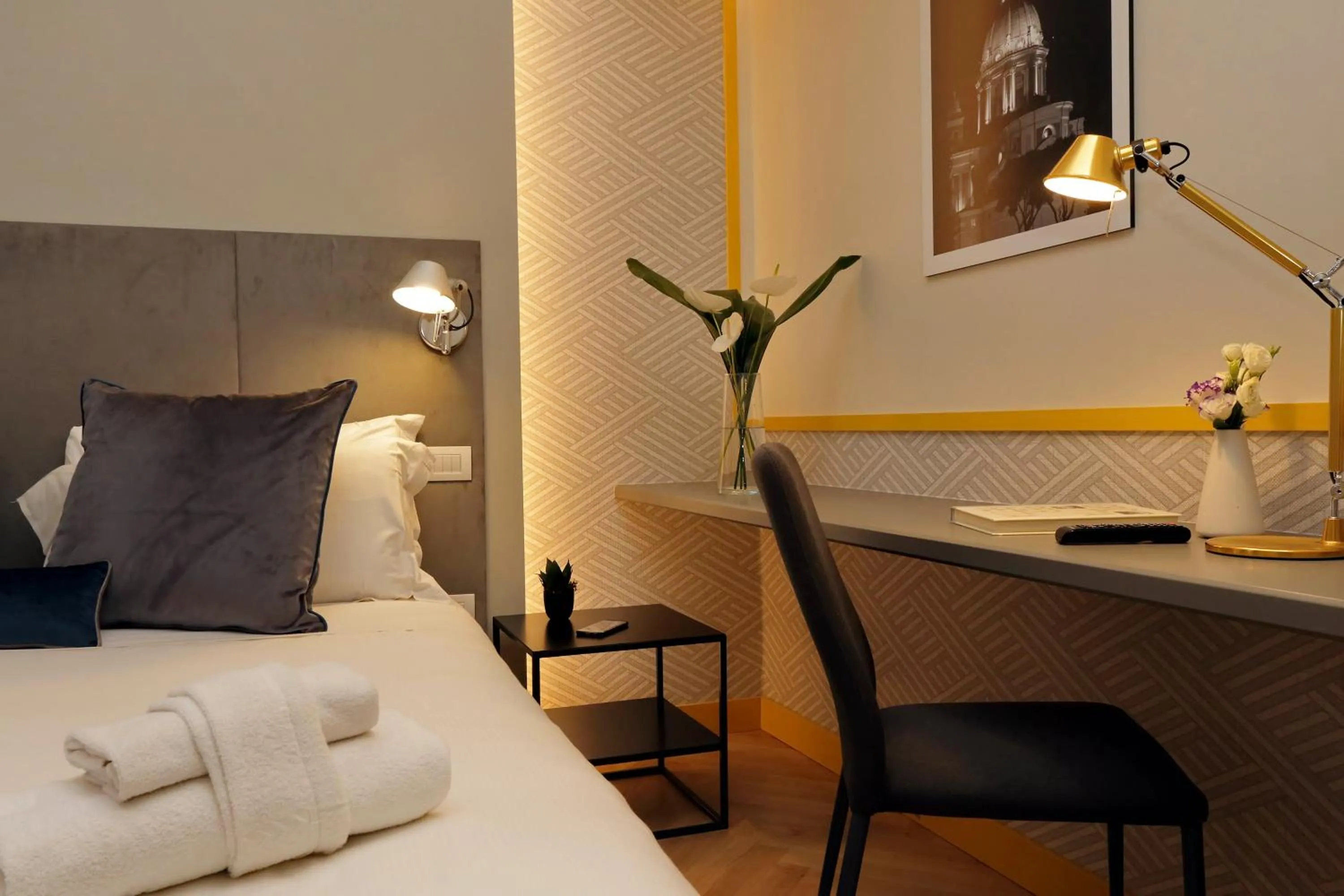 Bed in Roma Five Suites