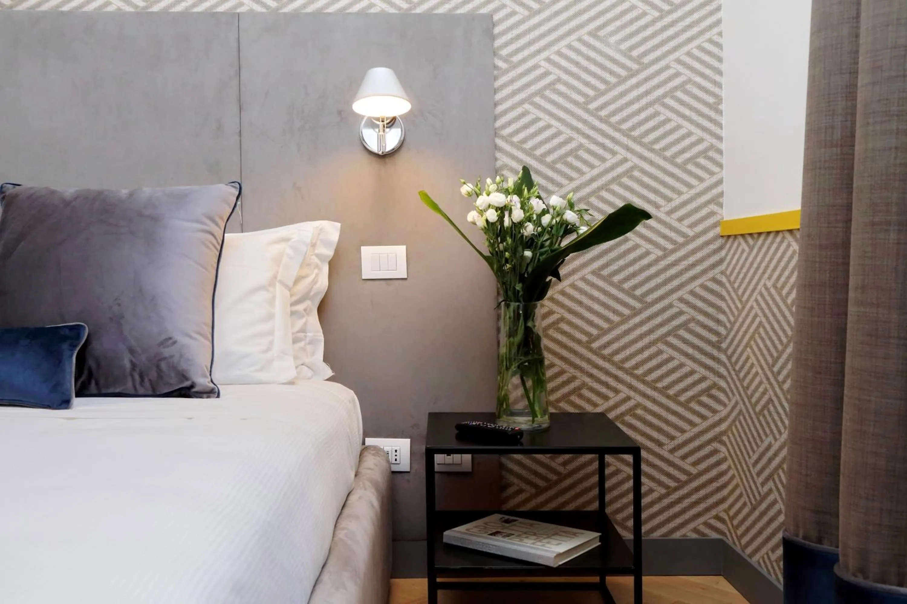 Bed in Roma Five Suites