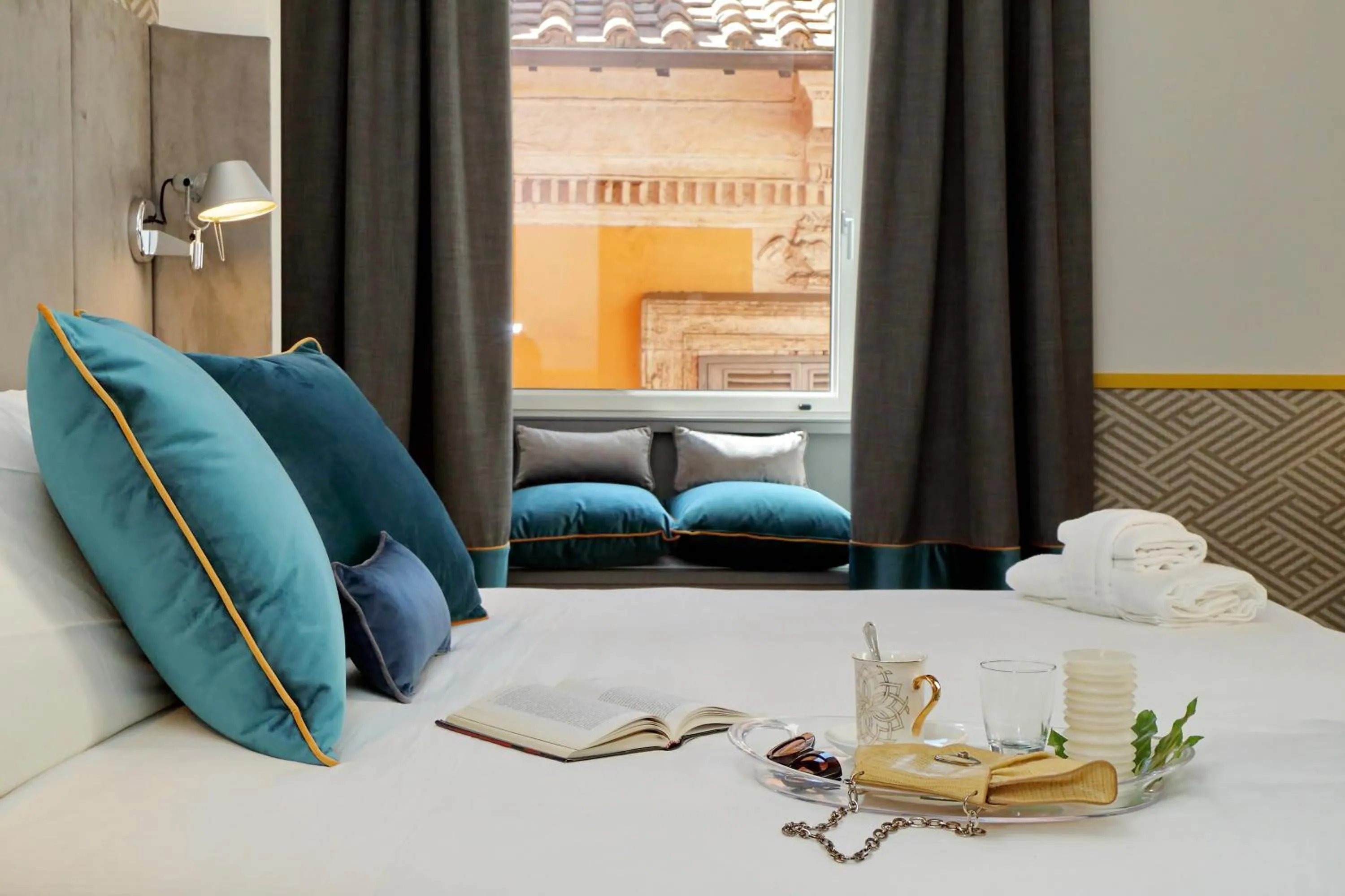 Bed in Roma Five Suites