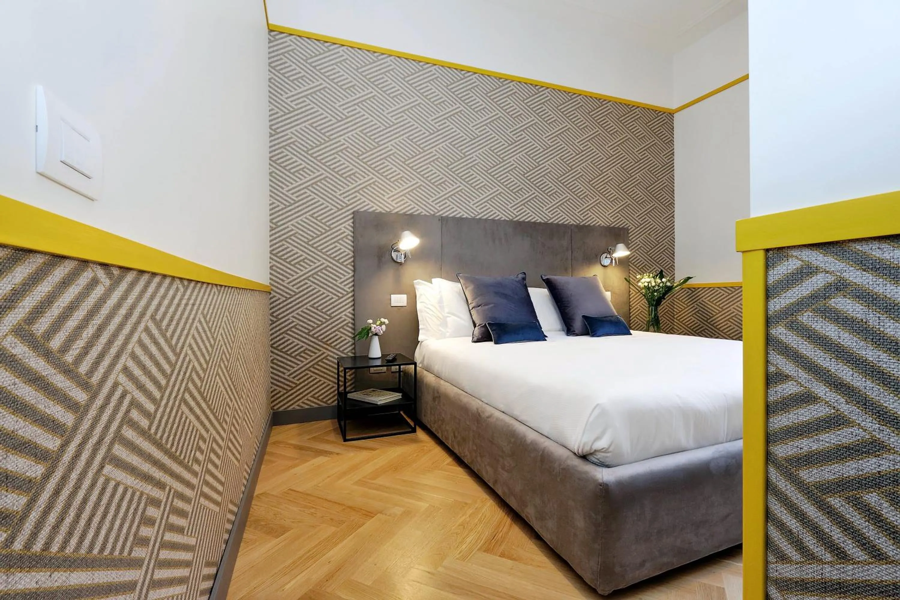 Bed in Roma Five Suites