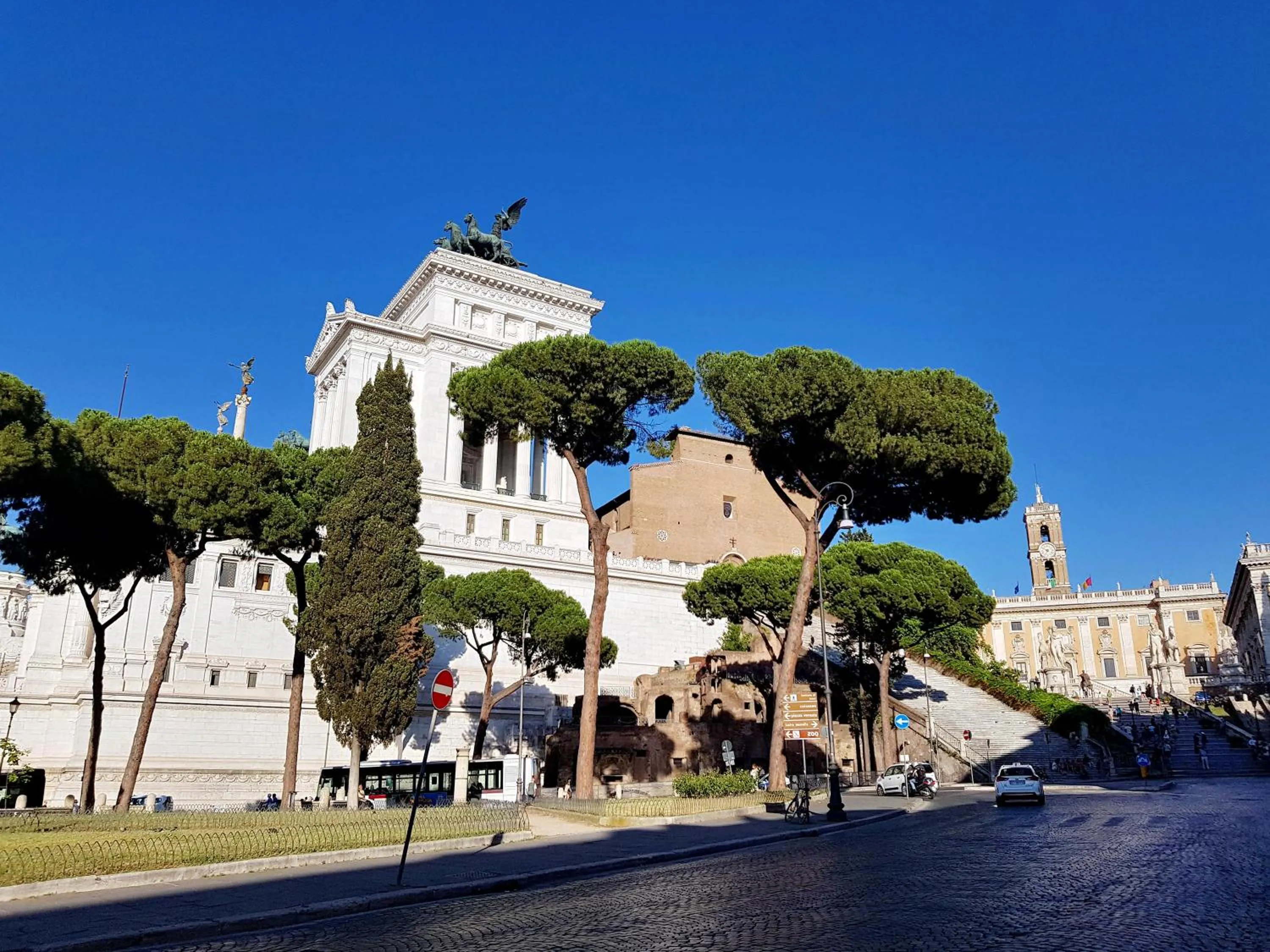 Property building in Roma Five Suites