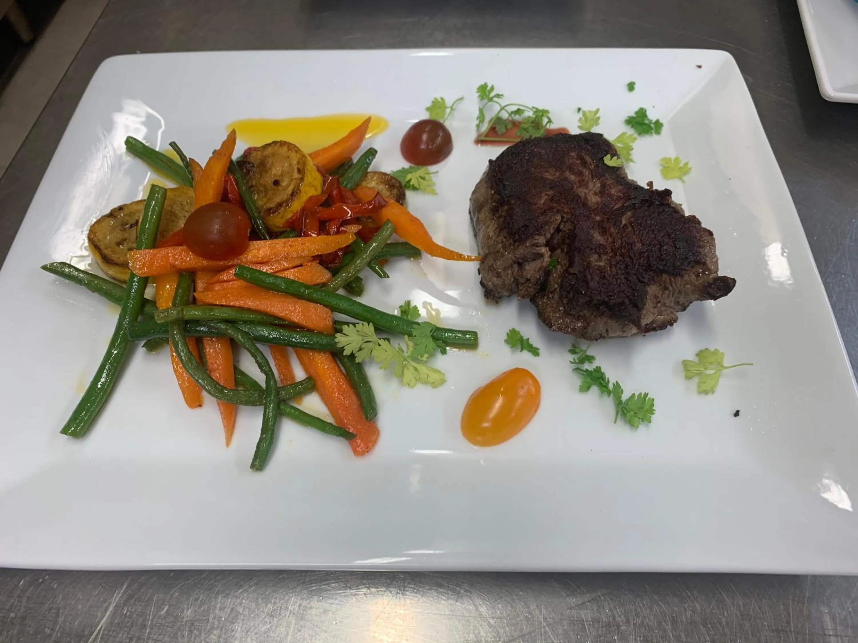 Restaurant/places to eat in Hôtel Restaurant de la Mer